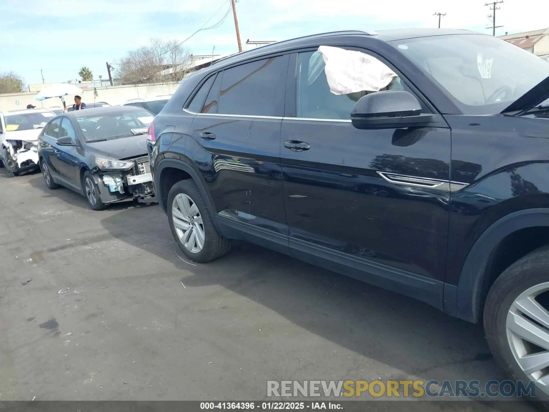 13 Photograph of a damaged car 1V2JE2CAXNC229523 VOLKSWAGEN ATLAS CROSS SPORT 2022