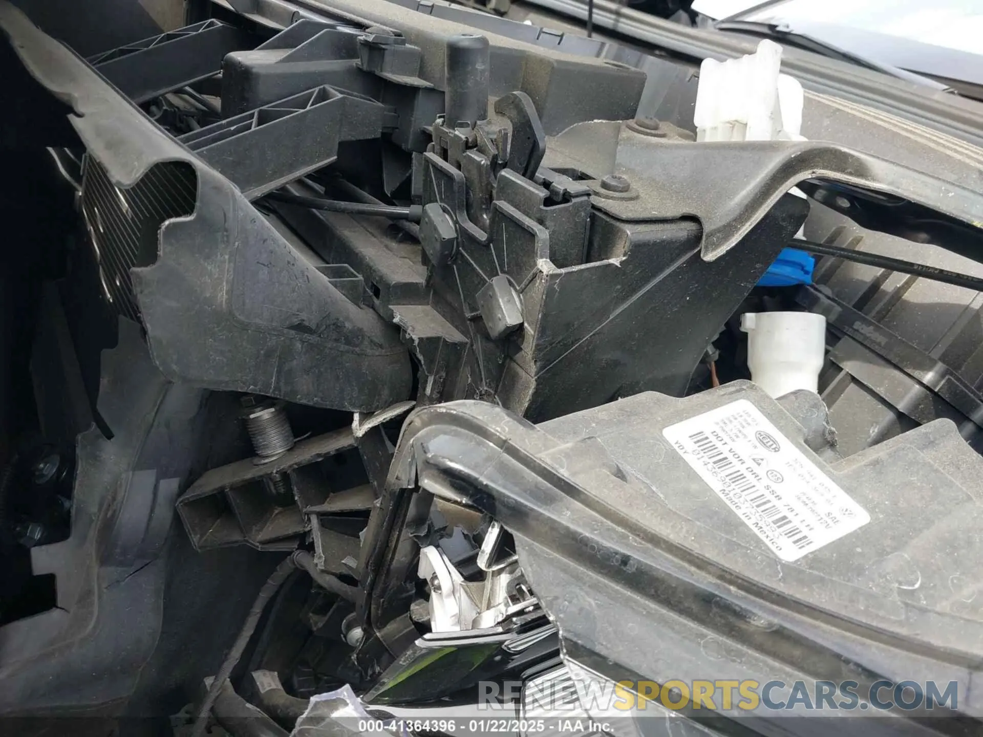 18 Photograph of a damaged car 1V2JE2CAXNC229523 VOLKSWAGEN ATLAS CROSS SPORT 2022