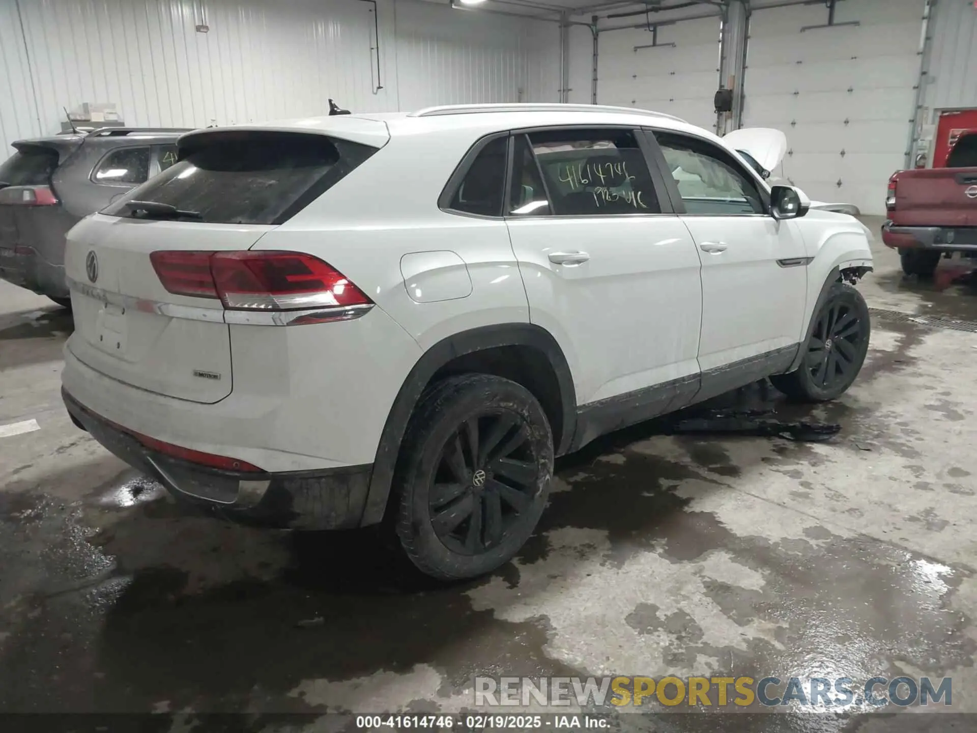 4 Photograph of a damaged car 1V2KC2CA1NC225788 VOLKSWAGEN ATLAS CROSS SPORT 2022