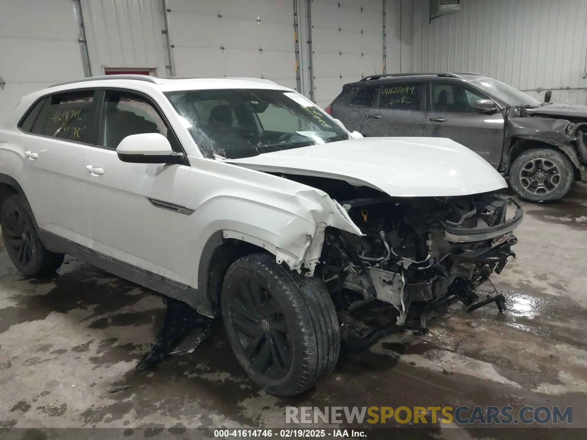 6 Photograph of a damaged car 1V2KC2CA1NC225788 VOLKSWAGEN ATLAS CROSS SPORT 2022