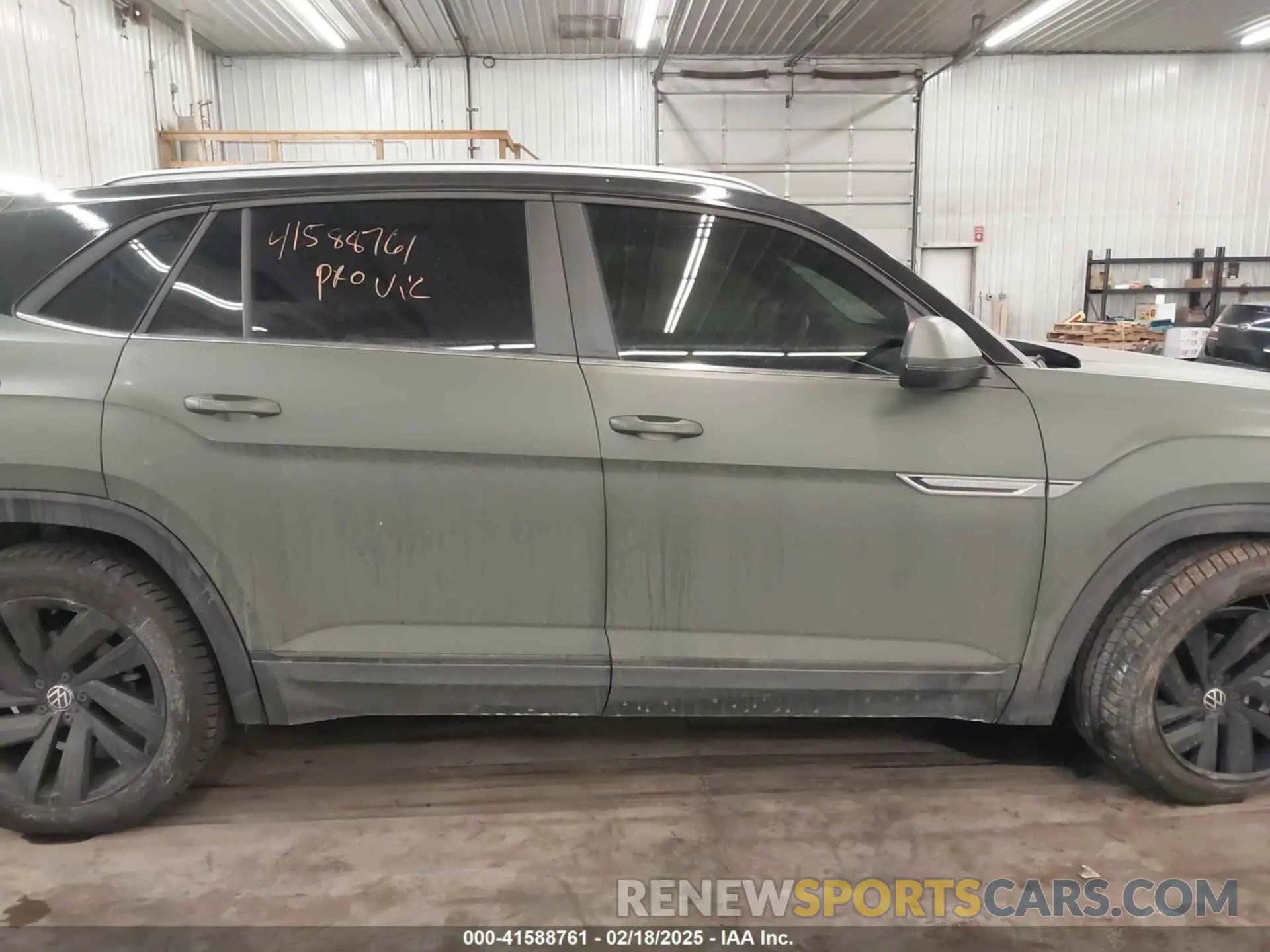 14 Photograph of a damaged car 1V2KC2CA3NC207745 VOLKSWAGEN ATLAS CROSS SPORT 2022