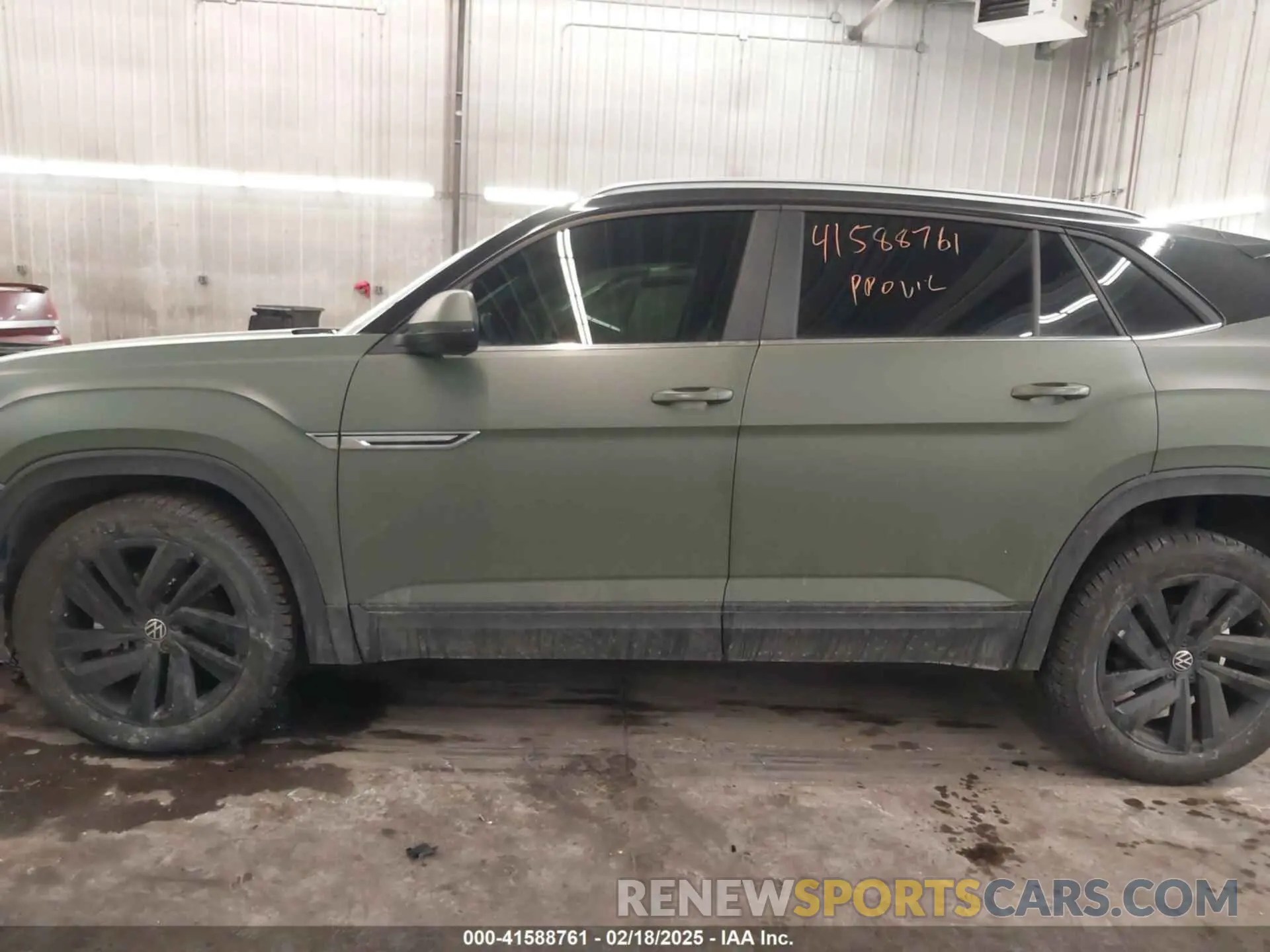 15 Photograph of a damaged car 1V2KC2CA3NC207745 VOLKSWAGEN ATLAS CROSS SPORT 2022