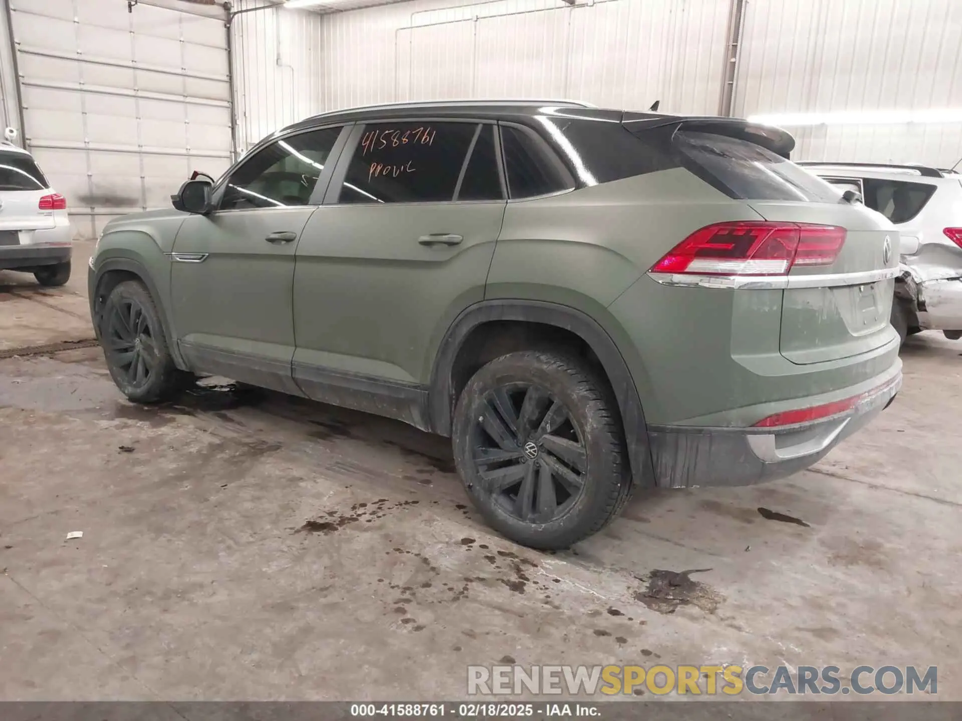 3 Photograph of a damaged car 1V2KC2CA3NC207745 VOLKSWAGEN ATLAS CROSS SPORT 2022