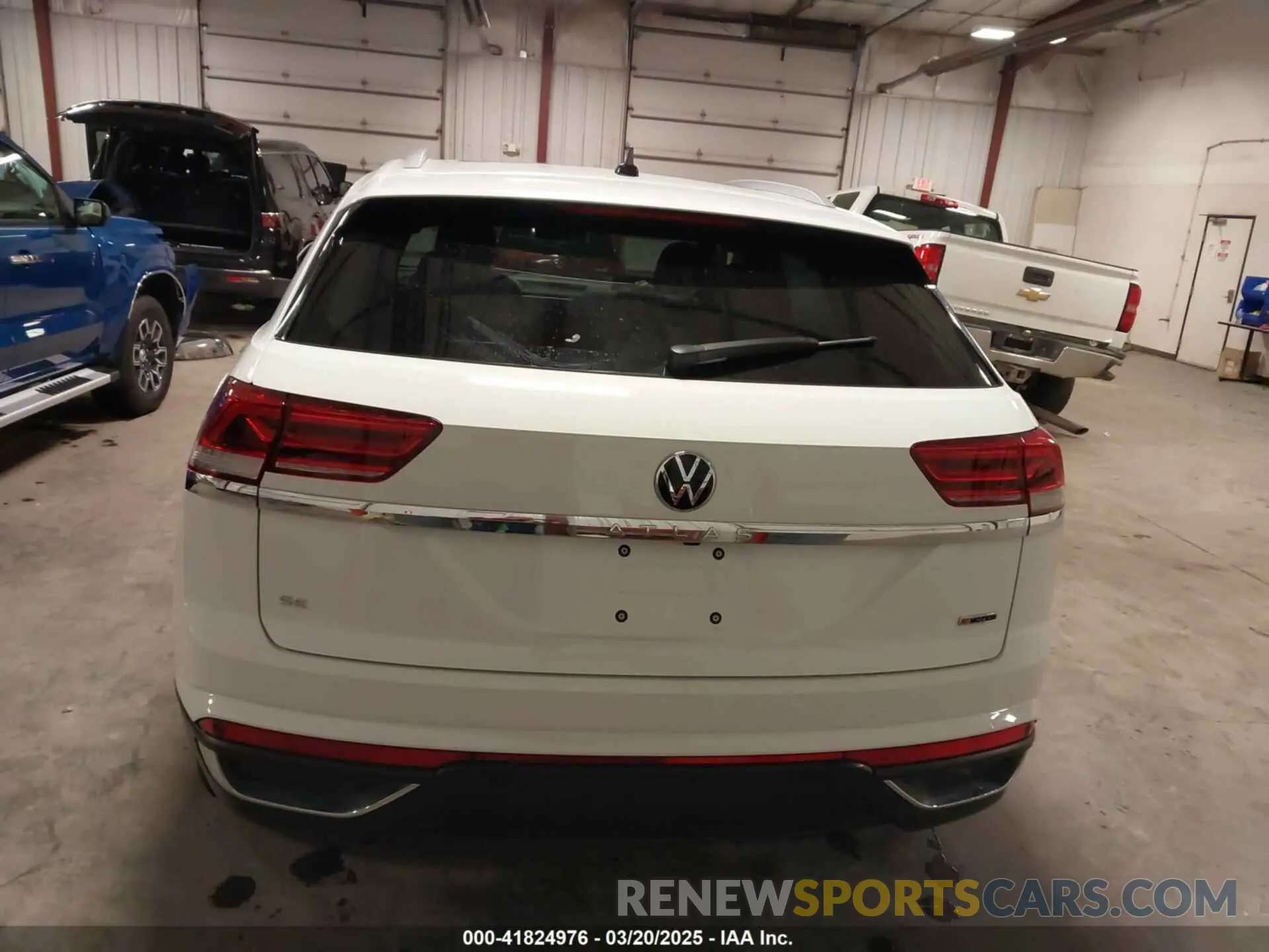 16 Photograph of a damaged car 1V2KC2CA4NC214204 VOLKSWAGEN ATLAS CROSS SPORT 2022