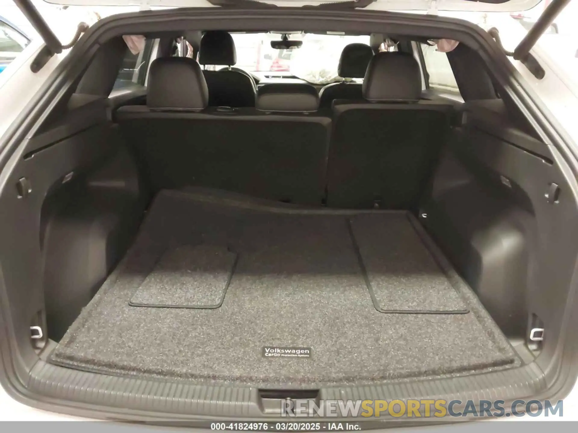 17 Photograph of a damaged car 1V2KC2CA4NC214204 VOLKSWAGEN ATLAS CROSS SPORT 2022