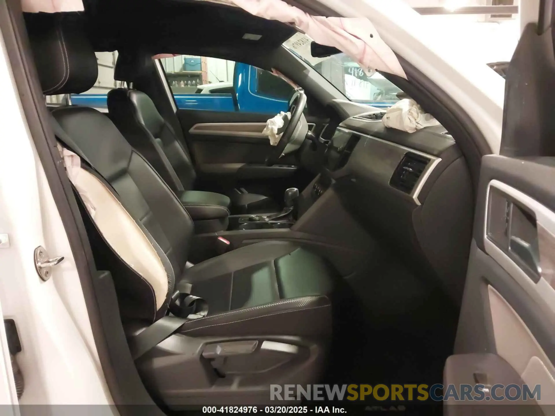 5 Photograph of a damaged car 1V2KC2CA4NC214204 VOLKSWAGEN ATLAS CROSS SPORT 2022
