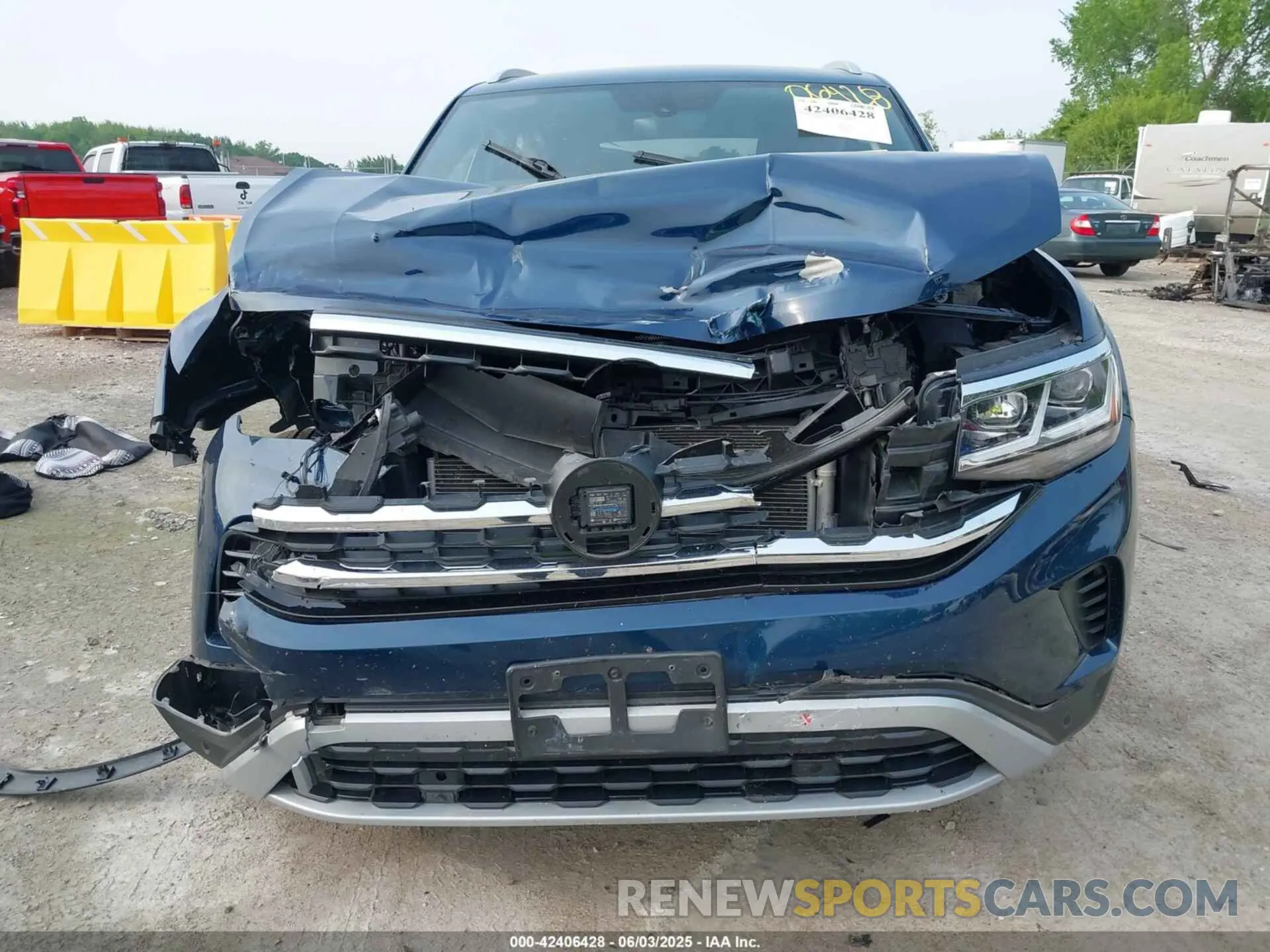 11 Photograph of a damaged car 1V2KC2CA9NC216742 VOLKSWAGEN ATLAS CROSS SPORT 2022