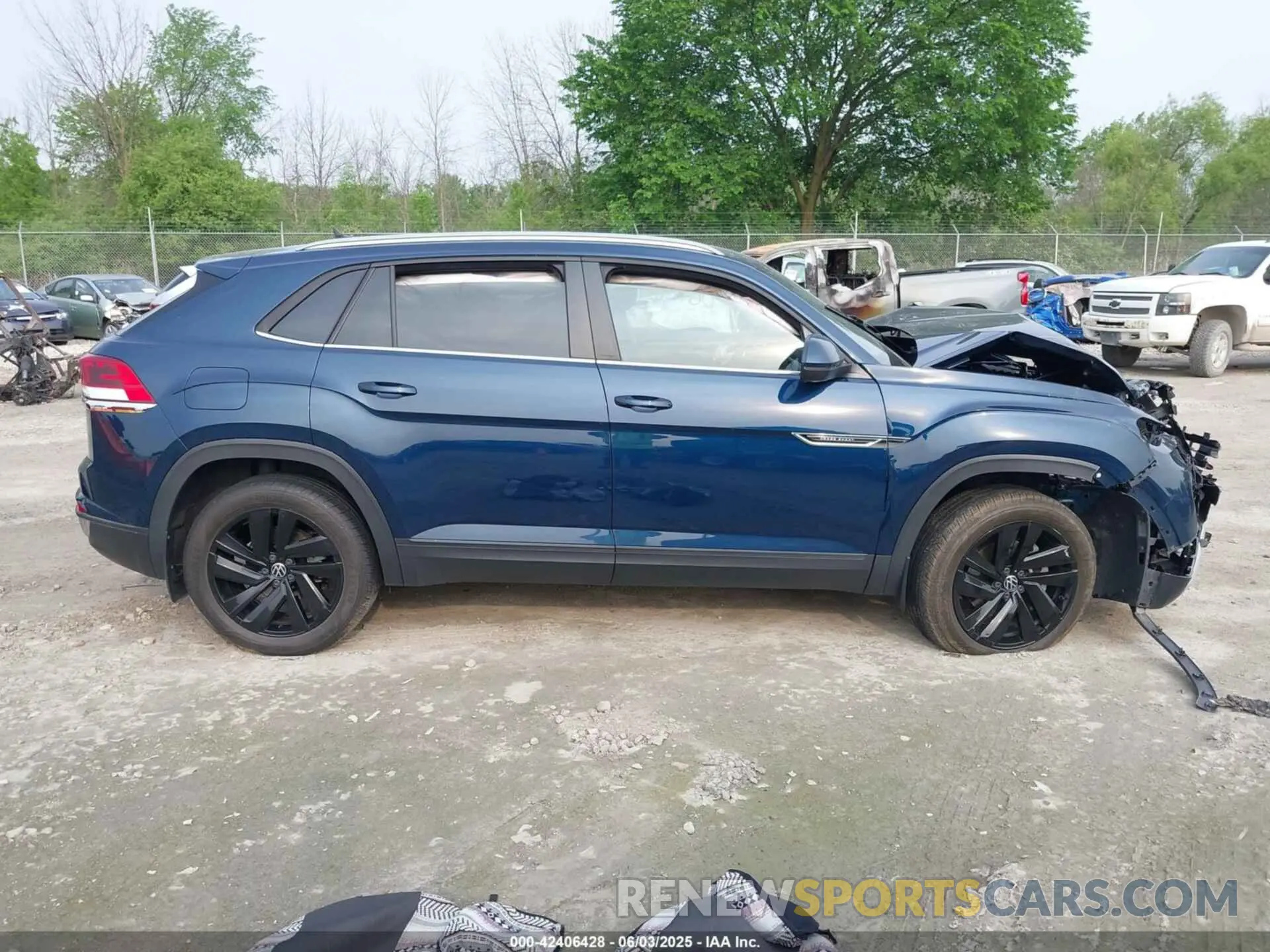 12 Photograph of a damaged car 1V2KC2CA9NC216742 VOLKSWAGEN ATLAS CROSS SPORT 2022