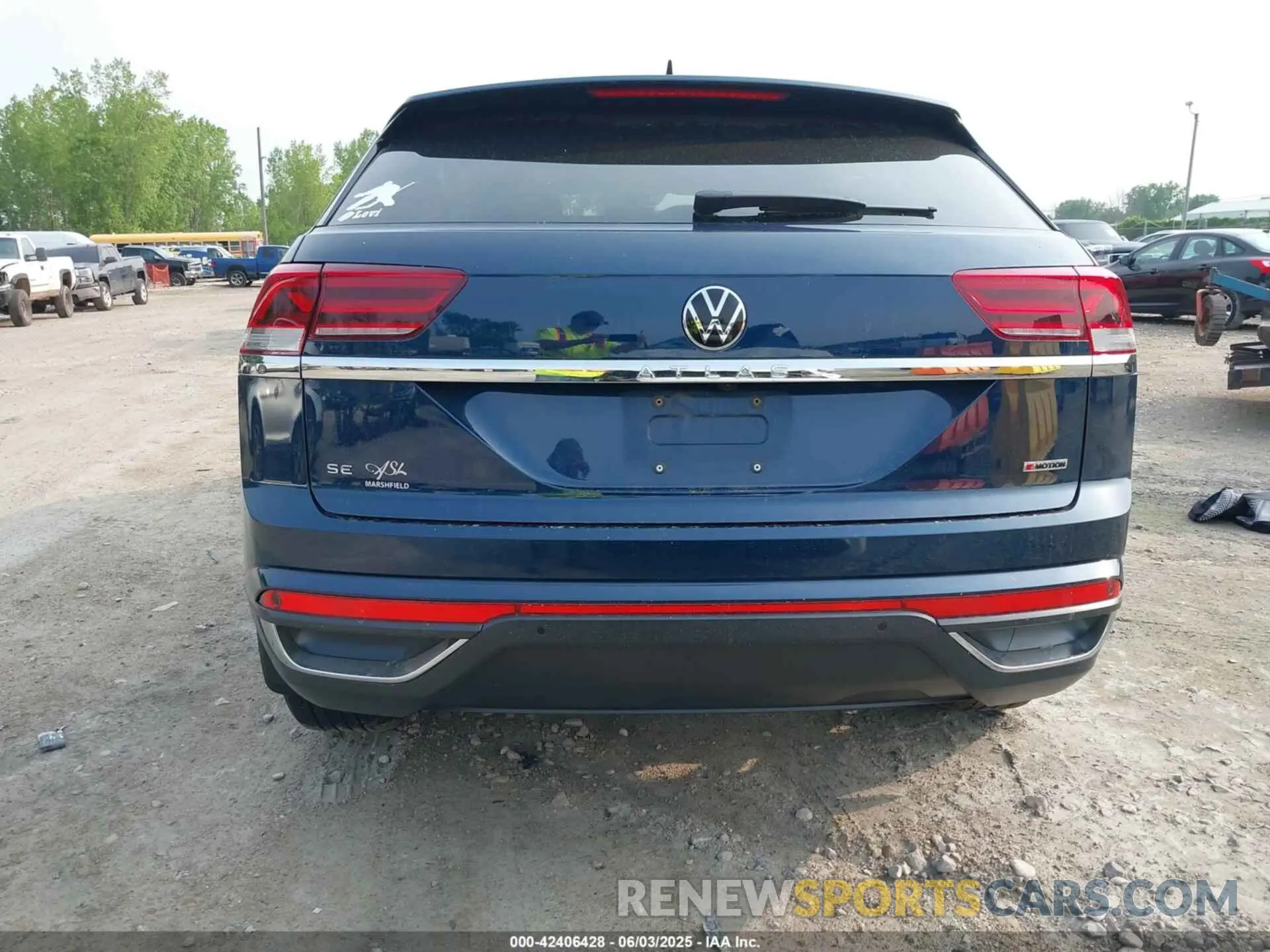 15 Photograph of a damaged car 1V2KC2CA9NC216742 VOLKSWAGEN ATLAS CROSS SPORT 2022