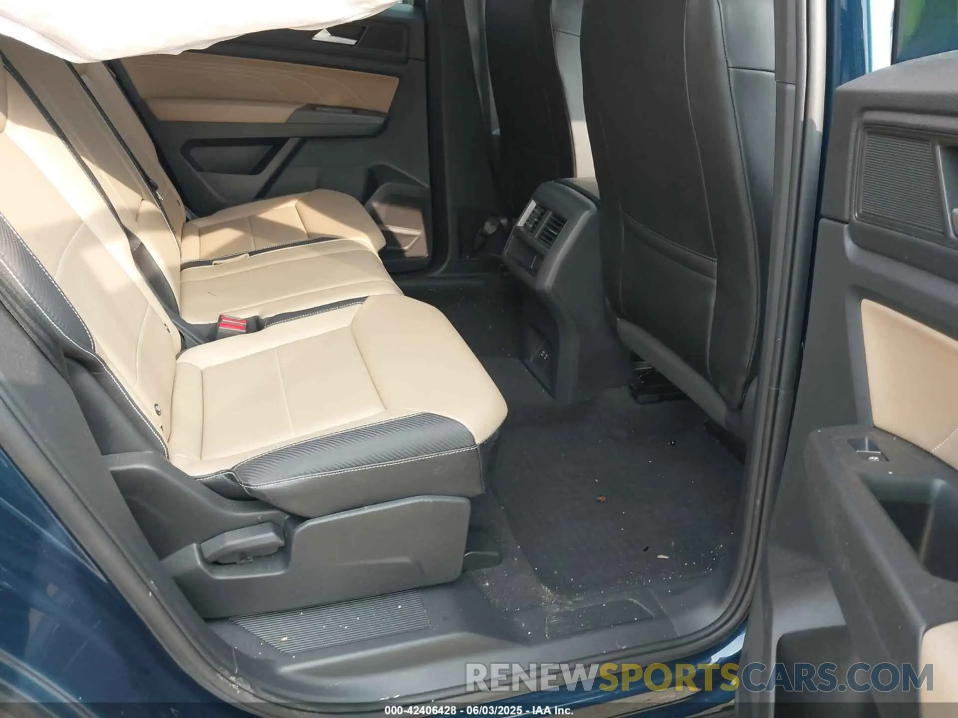 8 Photograph of a damaged car 1V2KC2CA9NC216742 VOLKSWAGEN ATLAS CROSS SPORT 2022