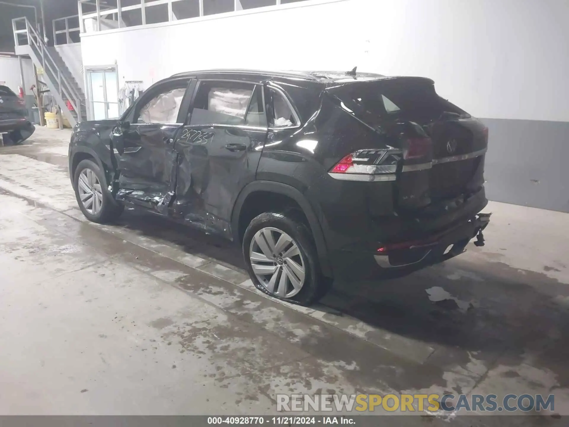 3 Photograph of a damaged car 1V2KE2CA0NC227686 VOLKSWAGEN ATLAS CROSS SPORT 2022
