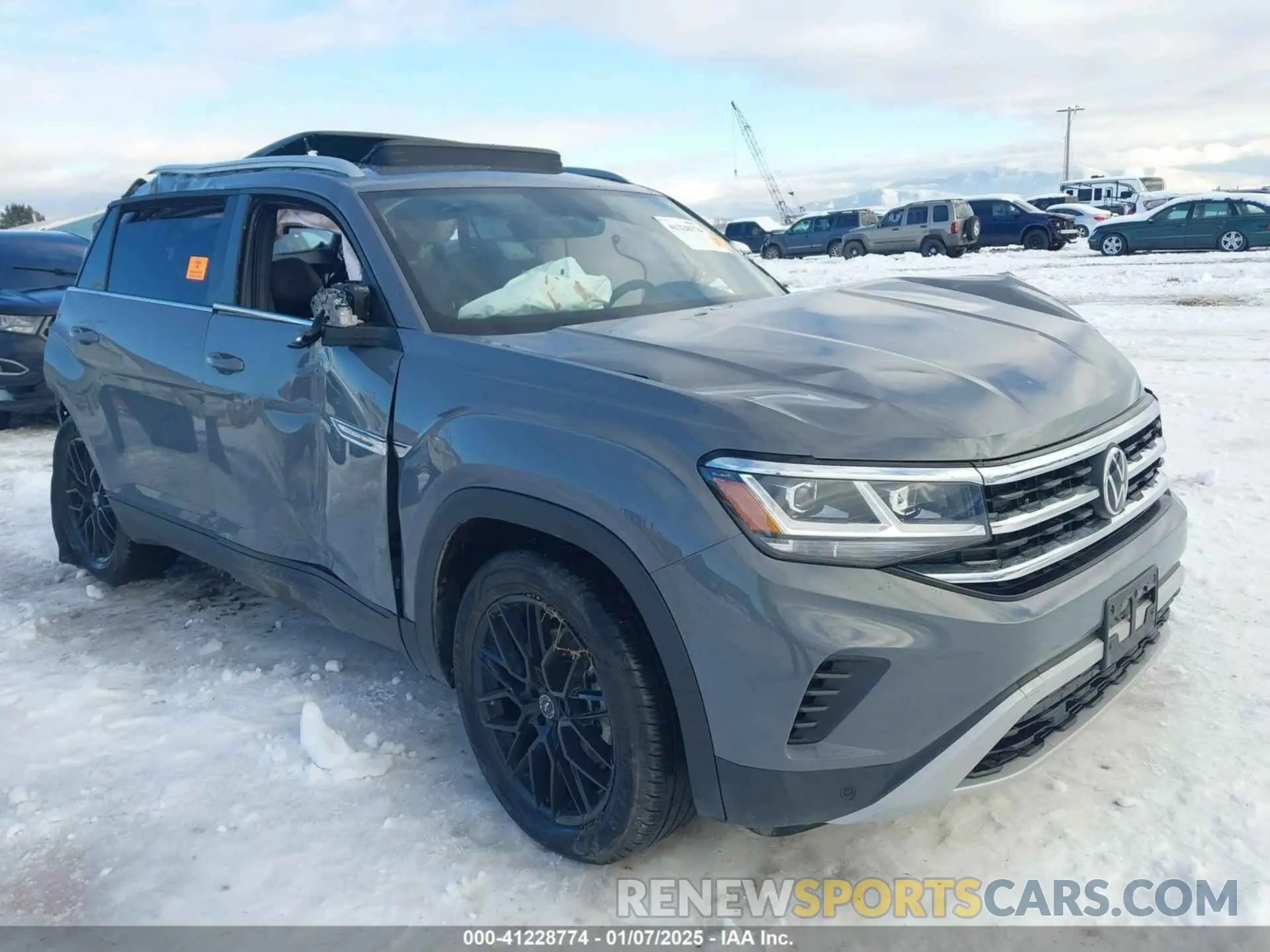 1 Photograph of a damaged car 1V2KE2CA2NC204202 VOLKSWAGEN ATLAS CROSS SPORT 2022