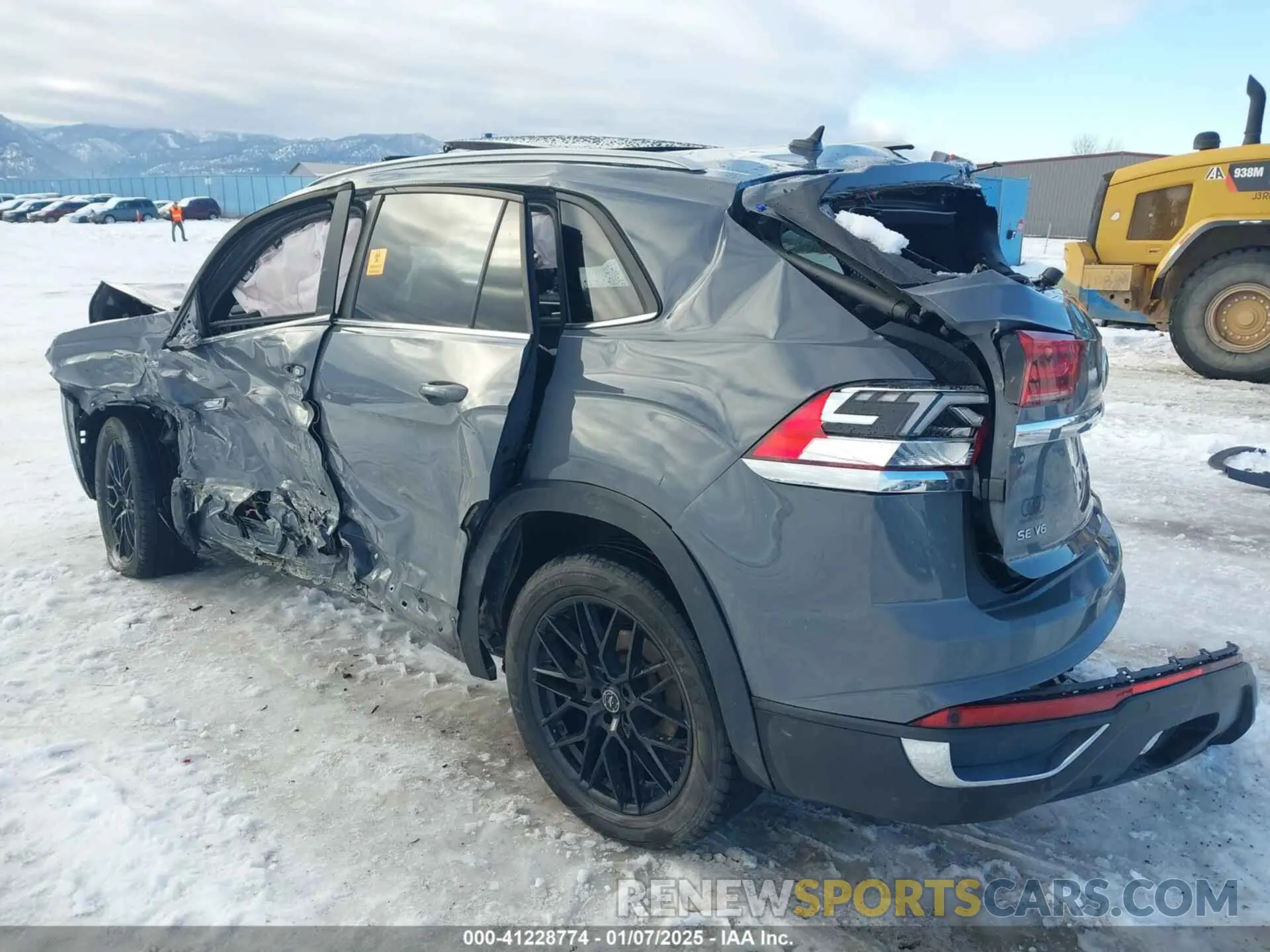 3 Photograph of a damaged car 1V2KE2CA2NC204202 VOLKSWAGEN ATLAS CROSS SPORT 2022