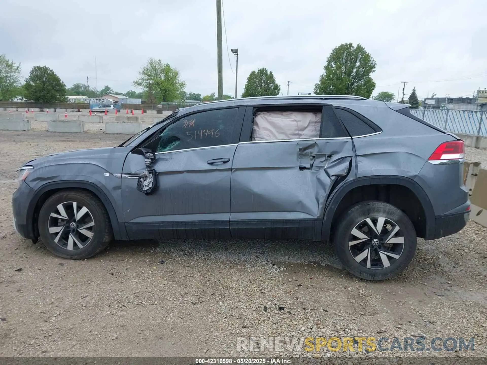 13 Photograph of a damaged car 1V2LC2CA1NC203536 VOLKSWAGEN ATLAS CROSS SPORT 2022