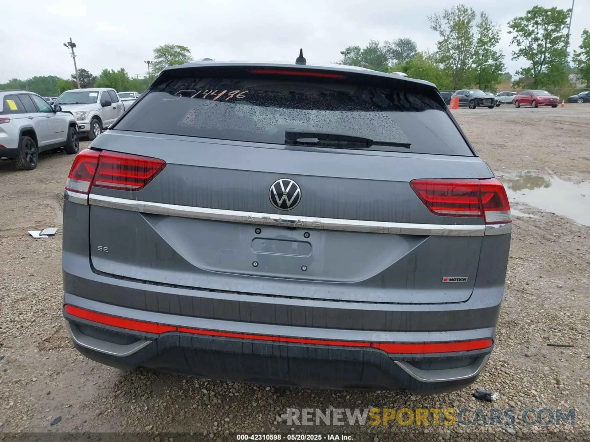 15 Photograph of a damaged car 1V2LC2CA1NC203536 VOLKSWAGEN ATLAS CROSS SPORT 2022