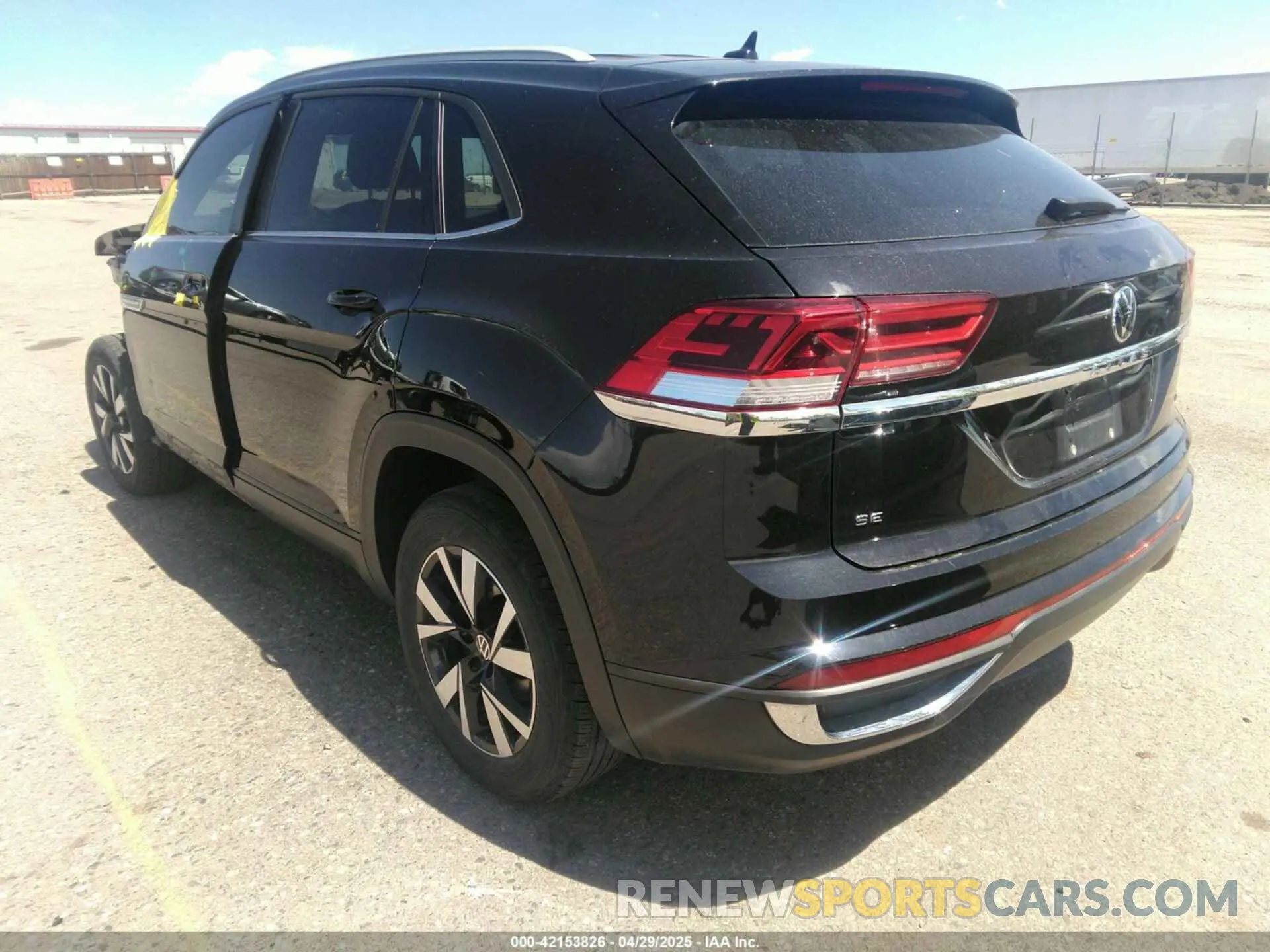 3 Photograph of a damaged car 1V2LC2CA6NC224124 VOLKSWAGEN ATLAS CROSS SPORT 2022