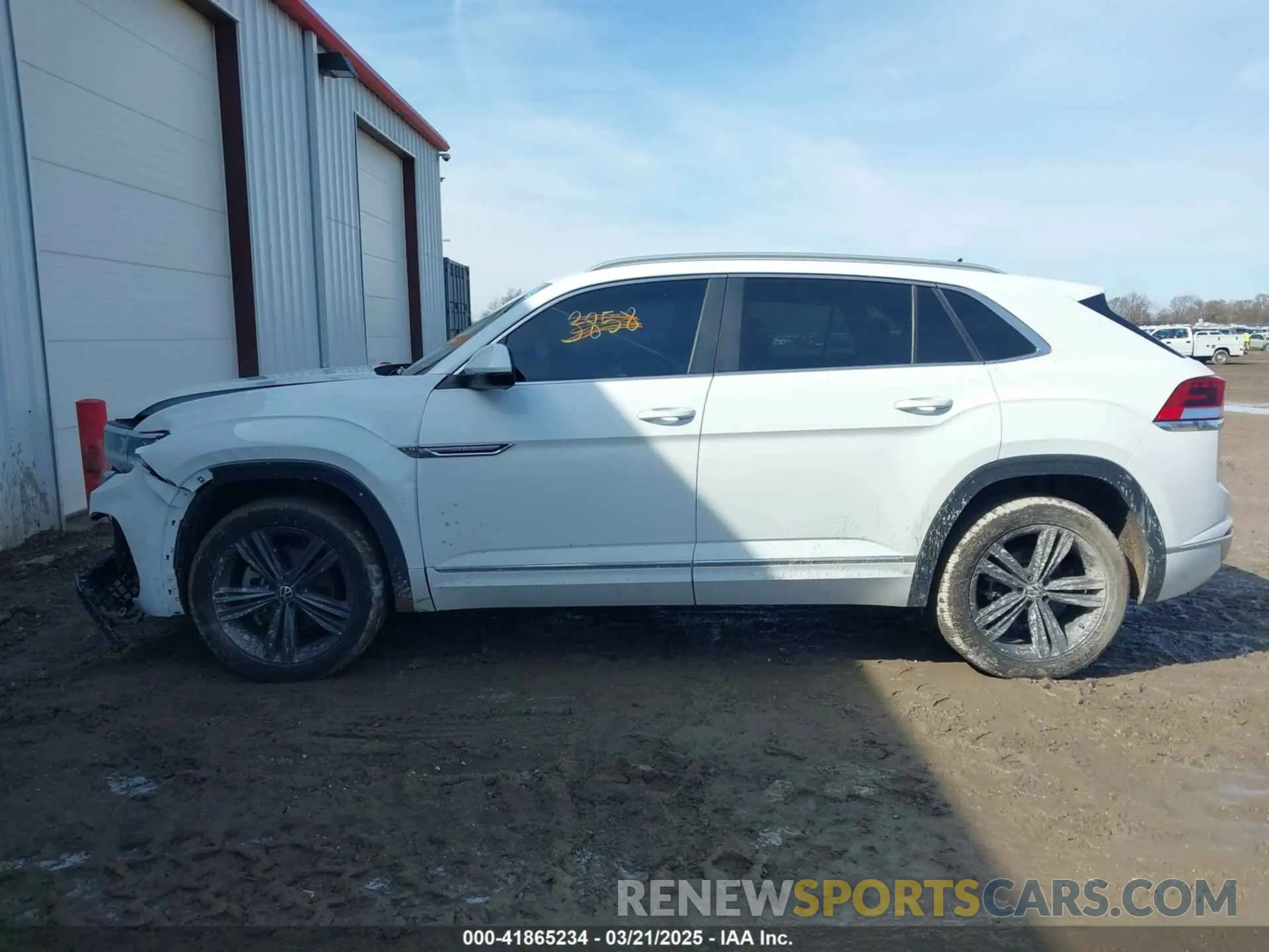 15 Photograph of a damaged car 1V2SE2CA2NC206614 VOLKSWAGEN ATLAS CROSS SPORT 2022