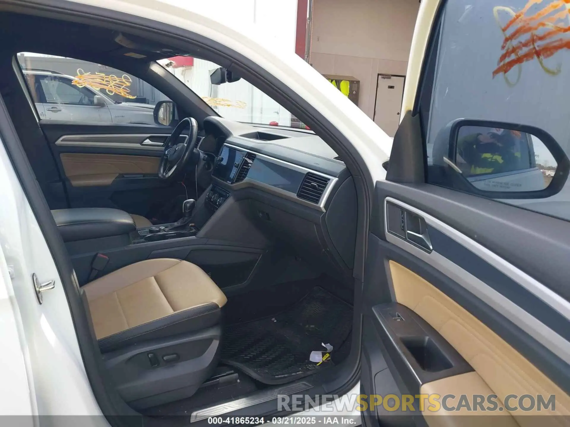 5 Photograph of a damaged car 1V2SE2CA2NC206614 VOLKSWAGEN ATLAS CROSS SPORT 2022