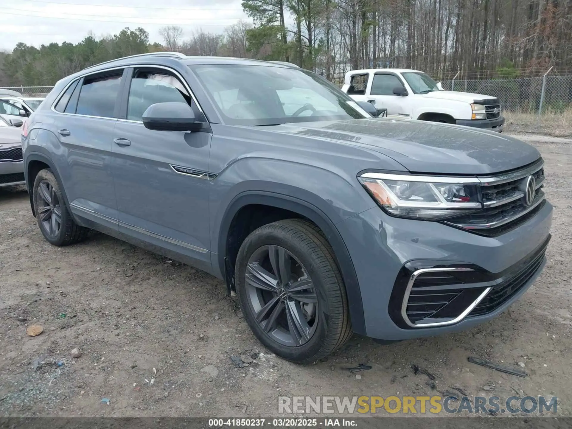 1 Photograph of a damaged car 1V2SE2CA2NC208363 VOLKSWAGEN ATLAS CROSS SPORT 2022