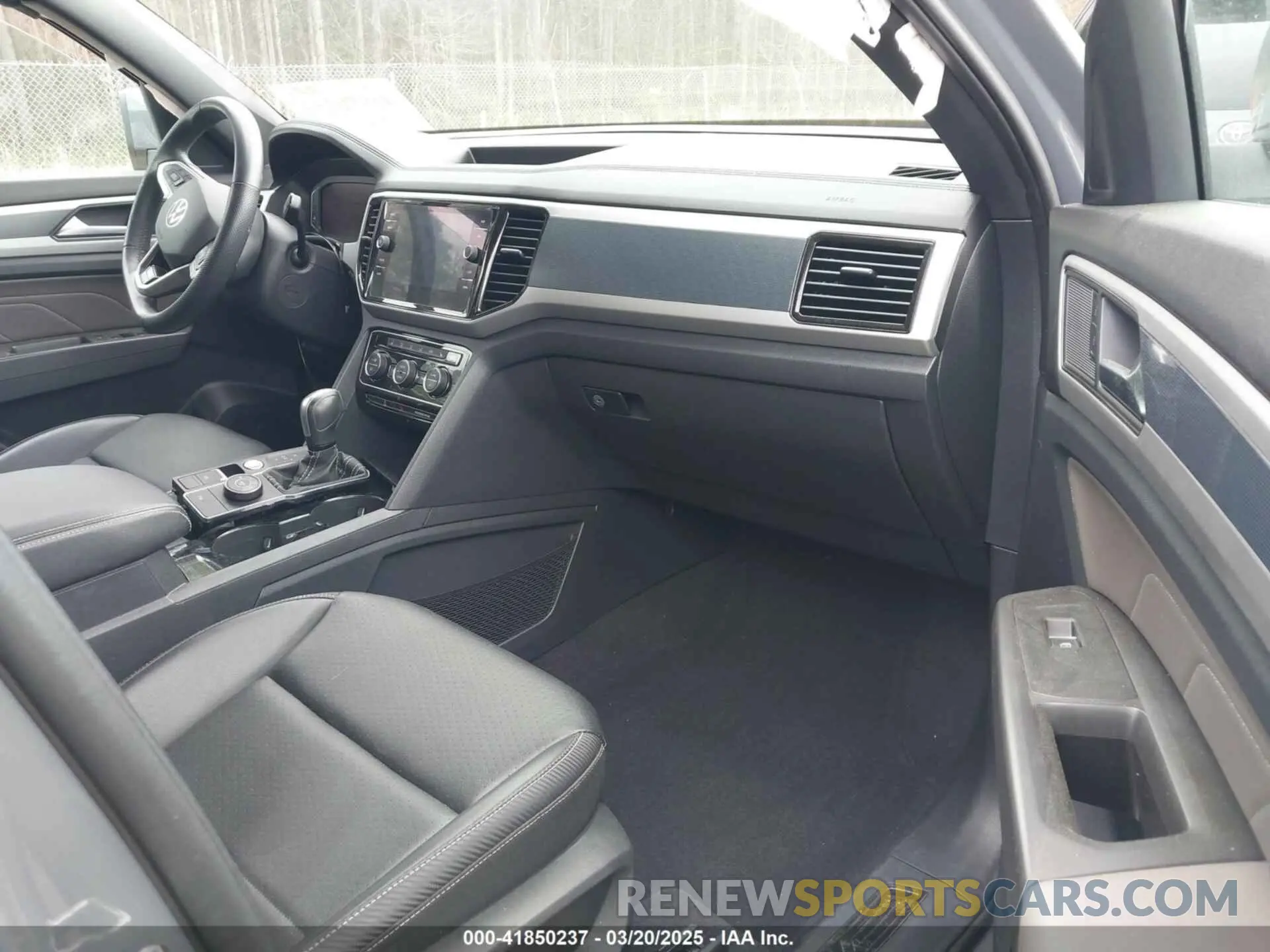 5 Photograph of a damaged car 1V2SE2CA2NC208363 VOLKSWAGEN ATLAS CROSS SPORT 2022