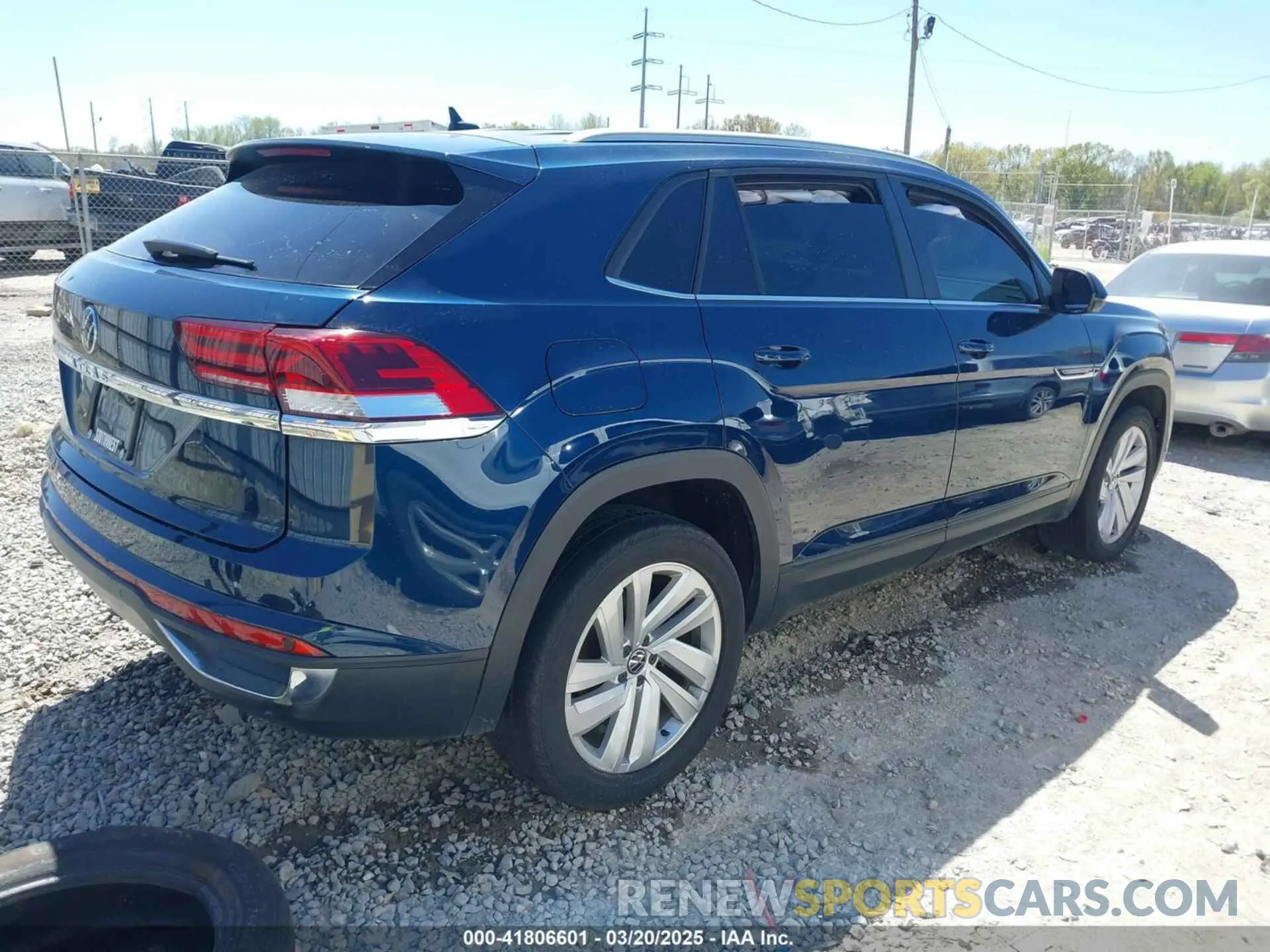 4 Photograph of a damaged car 1V2WC2CA0NC201743 VOLKSWAGEN ATLAS CROSS SPORT 2022