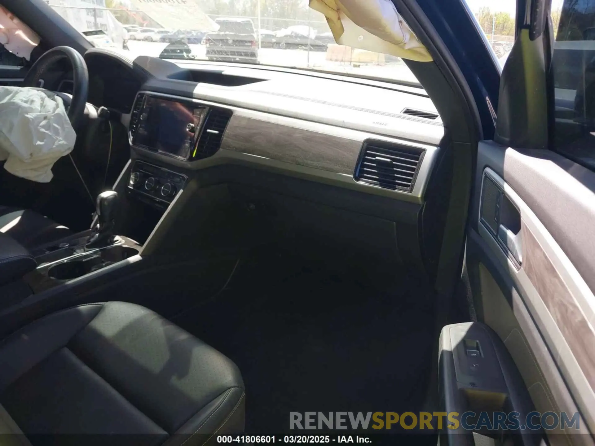 5 Photograph of a damaged car 1V2WC2CA0NC201743 VOLKSWAGEN ATLAS CROSS SPORT 2022