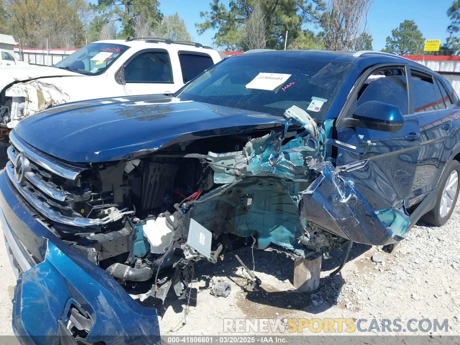 6 Photograph of a damaged car 1V2WC2CA0NC201743 VOLKSWAGEN ATLAS CROSS SPORT 2022