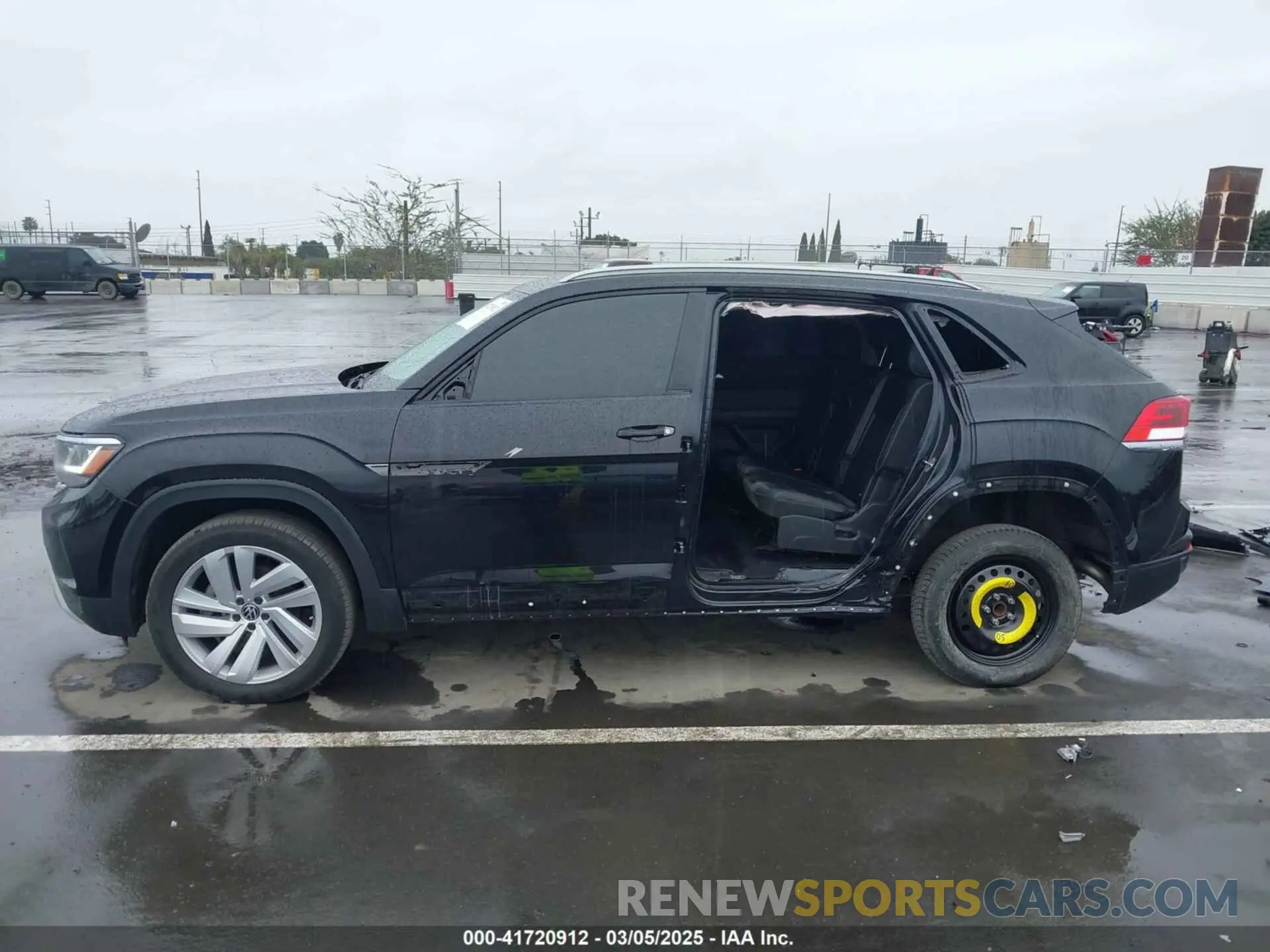 15 Photograph of a damaged car 1V2WE2CA3NC203707 VOLKSWAGEN ATLAS CROSS SPORT 2022