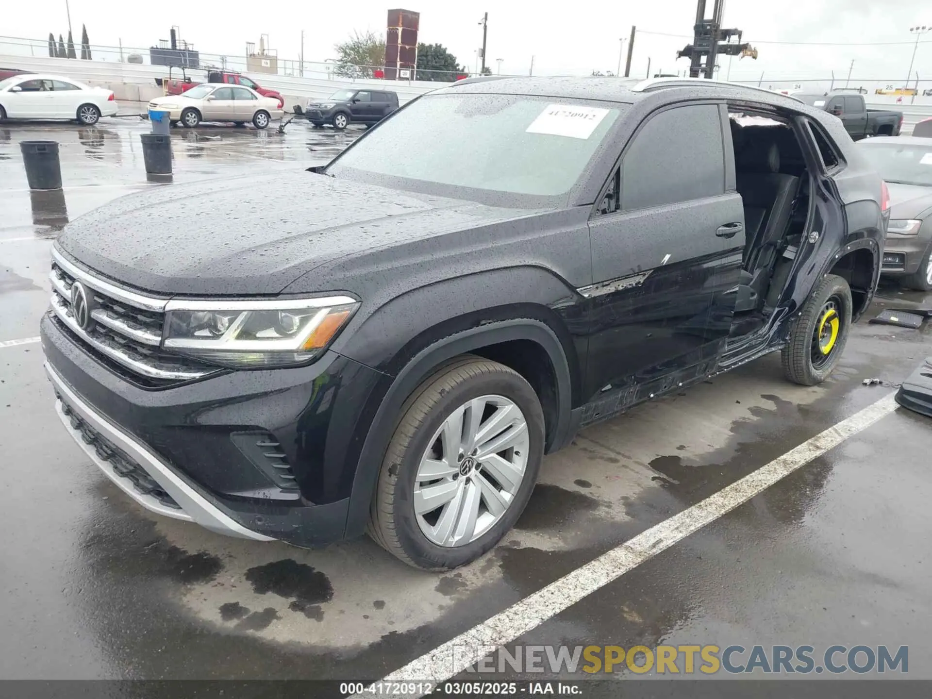 2 Photograph of a damaged car 1V2WE2CA3NC203707 VOLKSWAGEN ATLAS CROSS SPORT 2022
