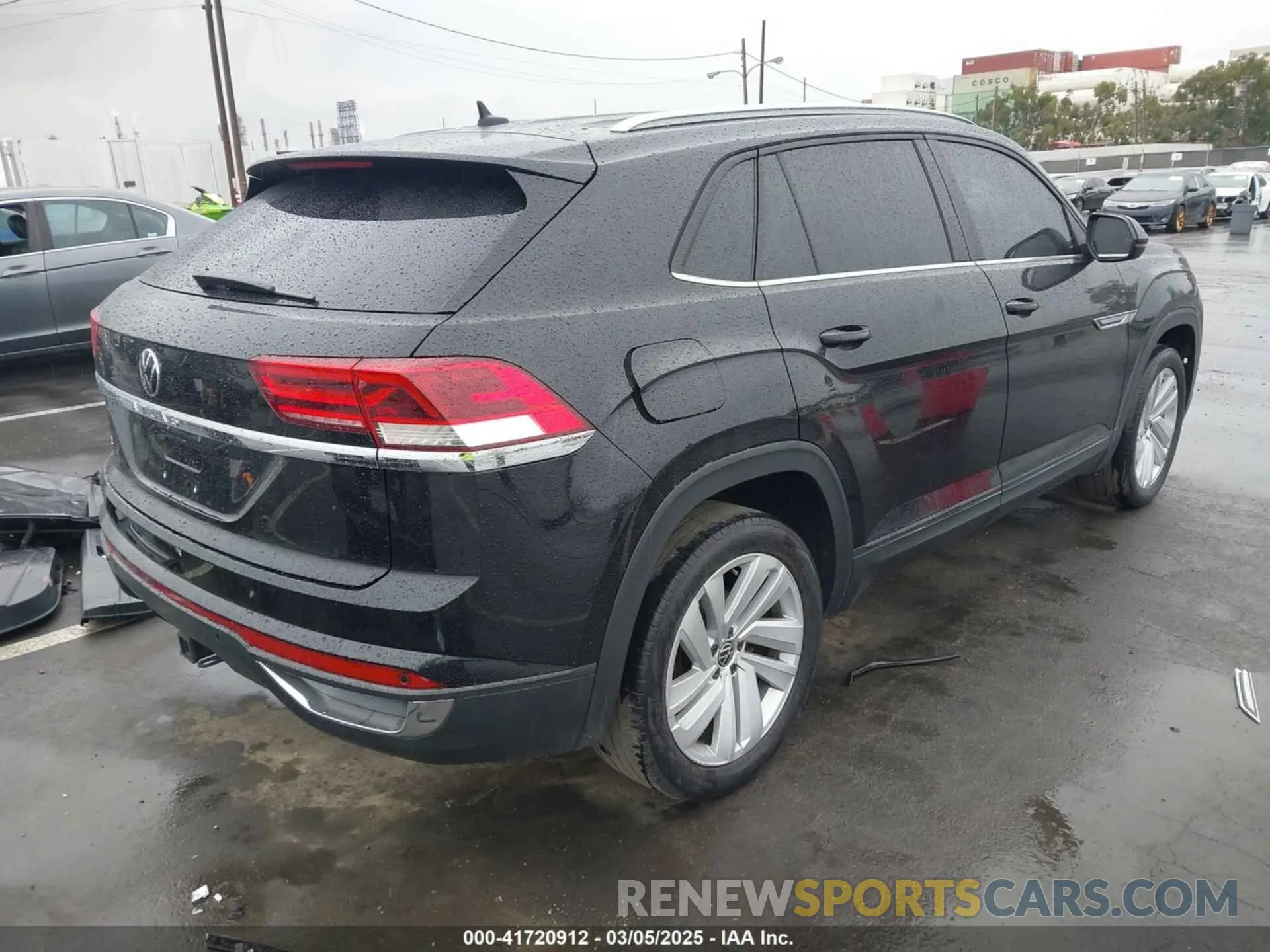 4 Photograph of a damaged car 1V2WE2CA3NC203707 VOLKSWAGEN ATLAS CROSS SPORT 2022