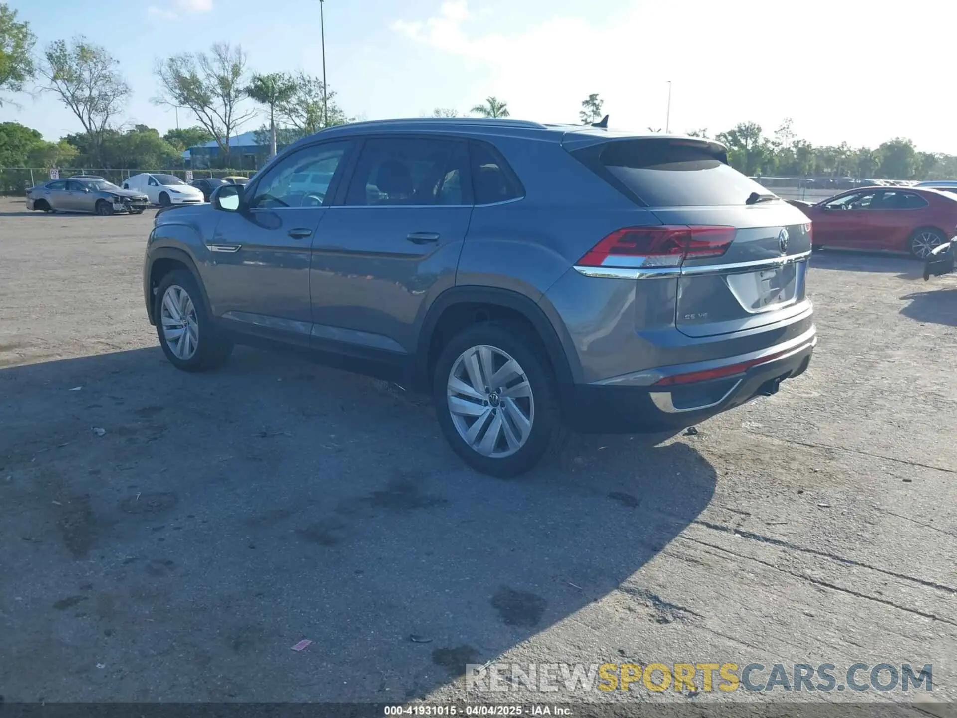 3 Photograph of a damaged car 1V2WE2CA3NC218854 VOLKSWAGEN ATLAS CROSS SPORT 2022