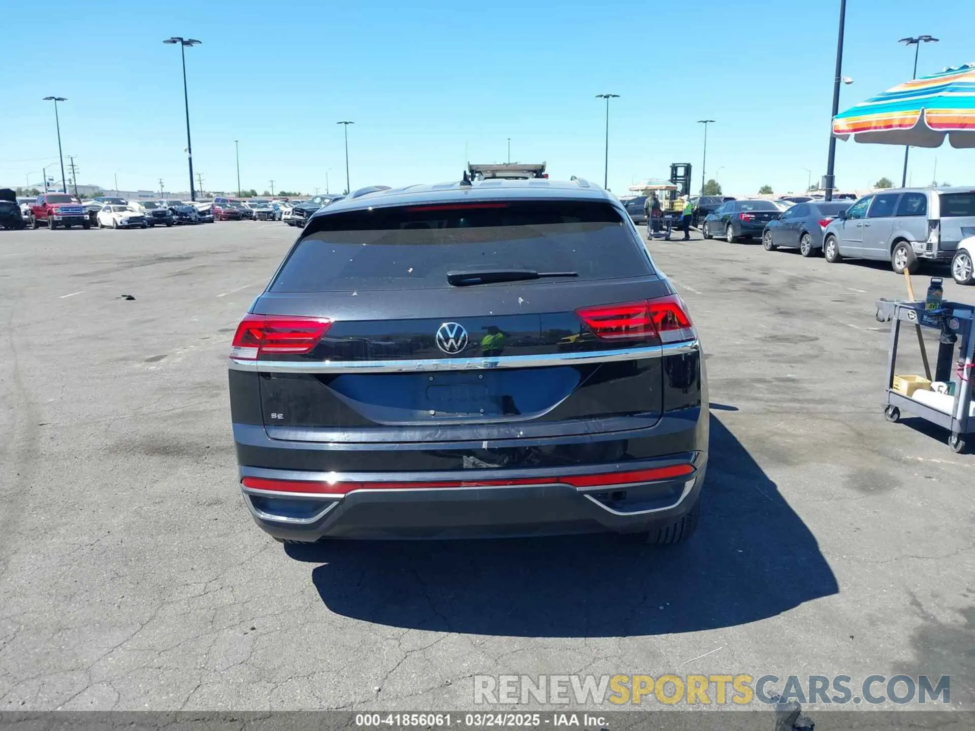 17 Photograph of a damaged car 1V2DC2CA0PC206192 VOLKSWAGEN ATLAS CROSS SPORT 2023