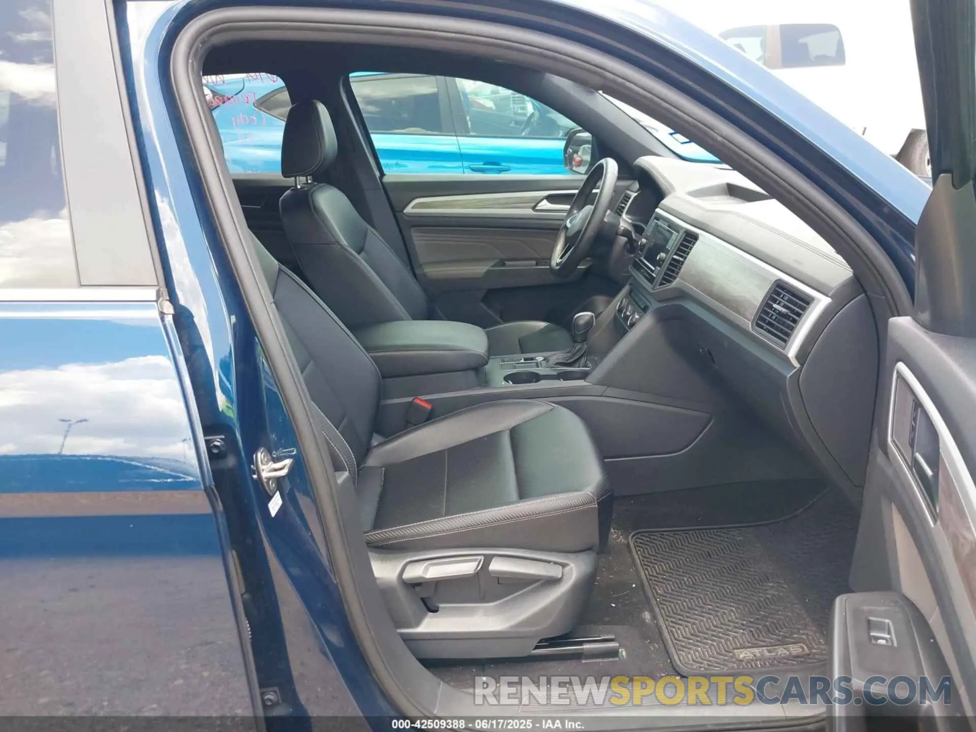 5 Photograph of a damaged car 1V2DC2CA6PC202678 VOLKSWAGEN ATLAS CROSS SPORT 2023