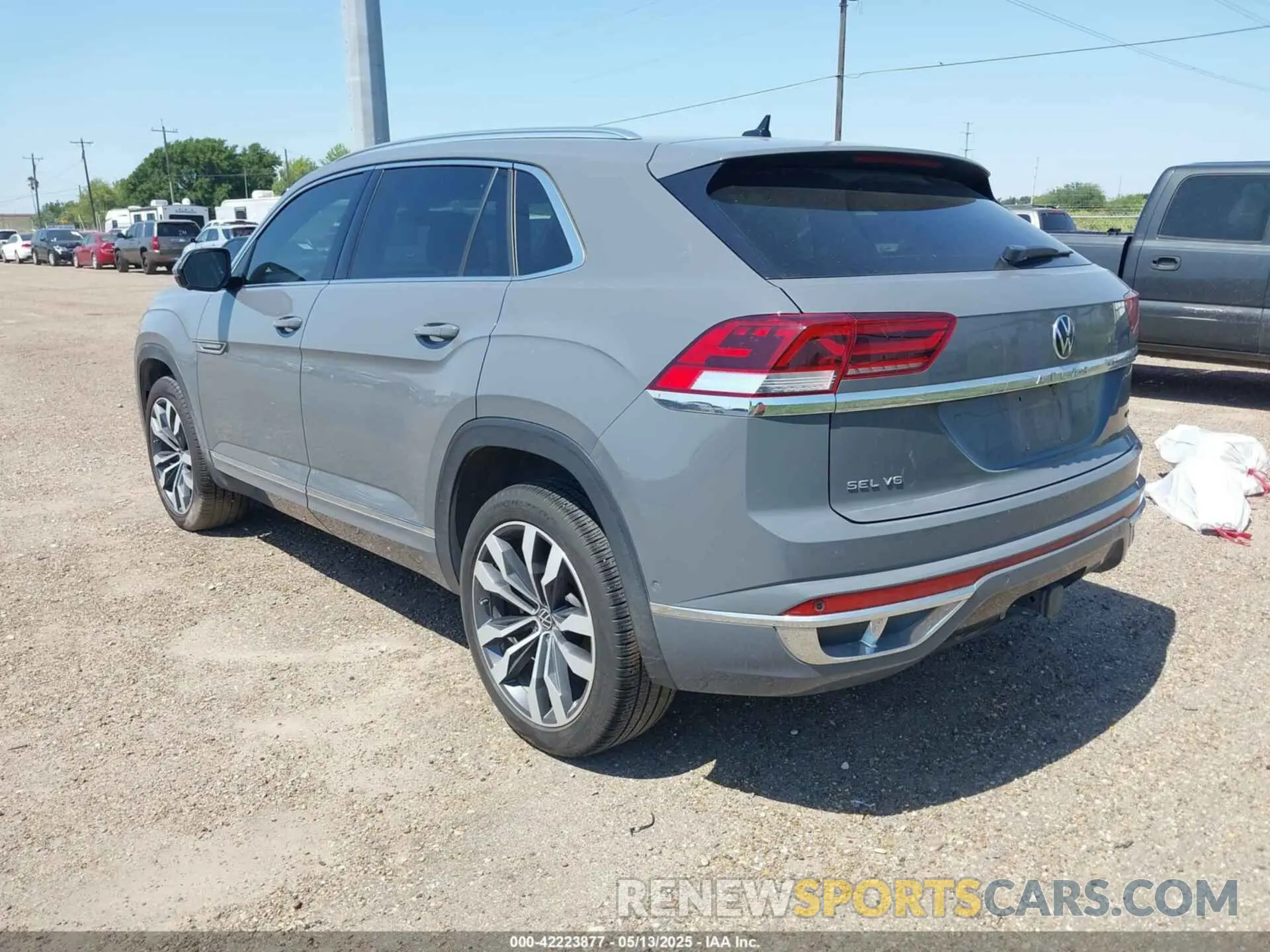 3 Photograph of a damaged car 1V2FE2CA1PC218595 VOLKSWAGEN ATLAS CROSS SPORT 2023