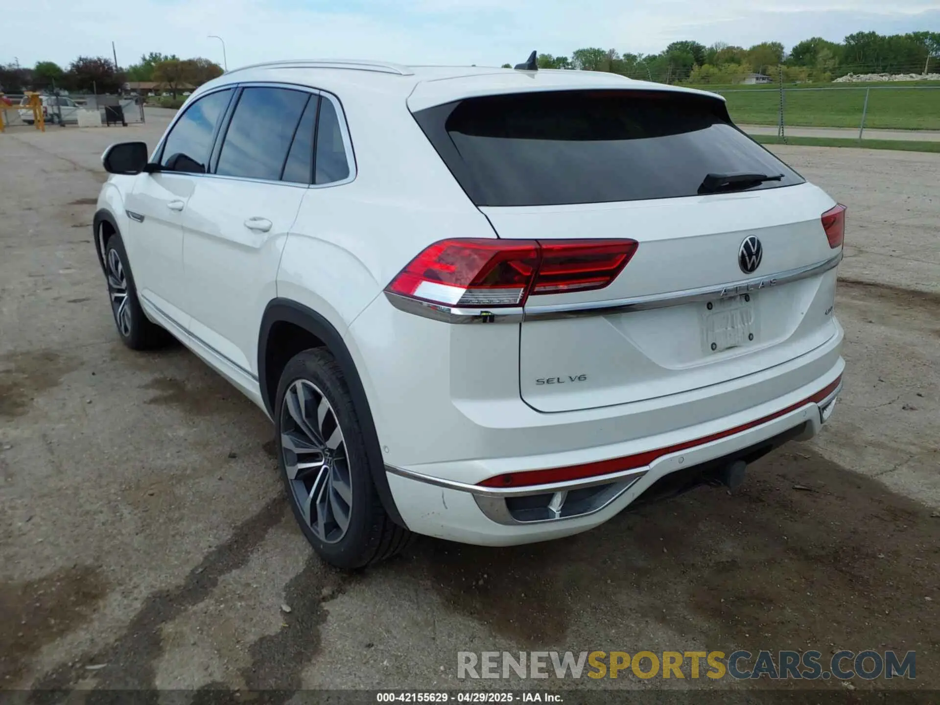 3 Photograph of a damaged car 1V2FE2CA8PC221736 VOLKSWAGEN ATLAS CROSS SPORT 2023