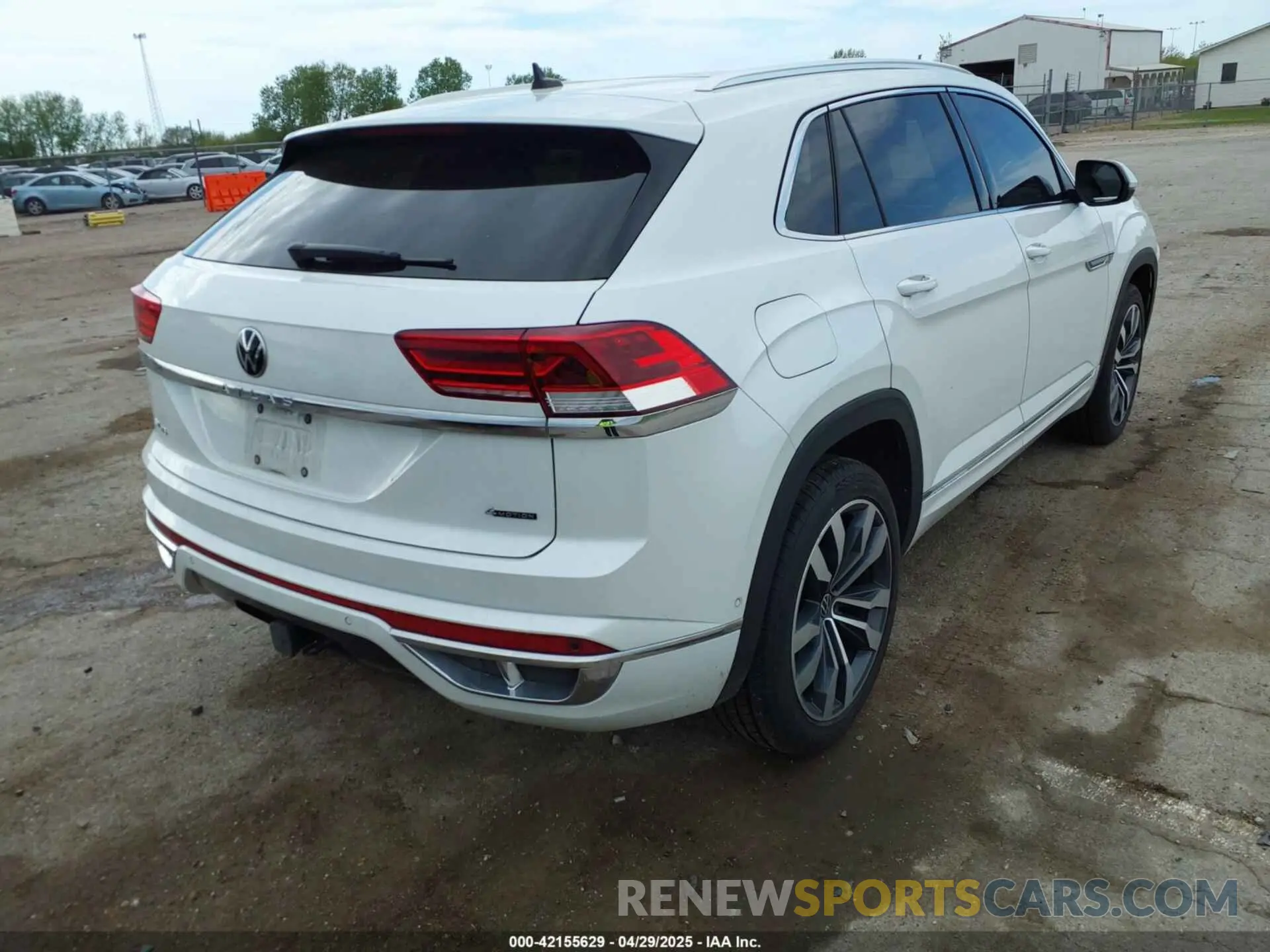 4 Photograph of a damaged car 1V2FE2CA8PC221736 VOLKSWAGEN ATLAS CROSS SPORT 2023