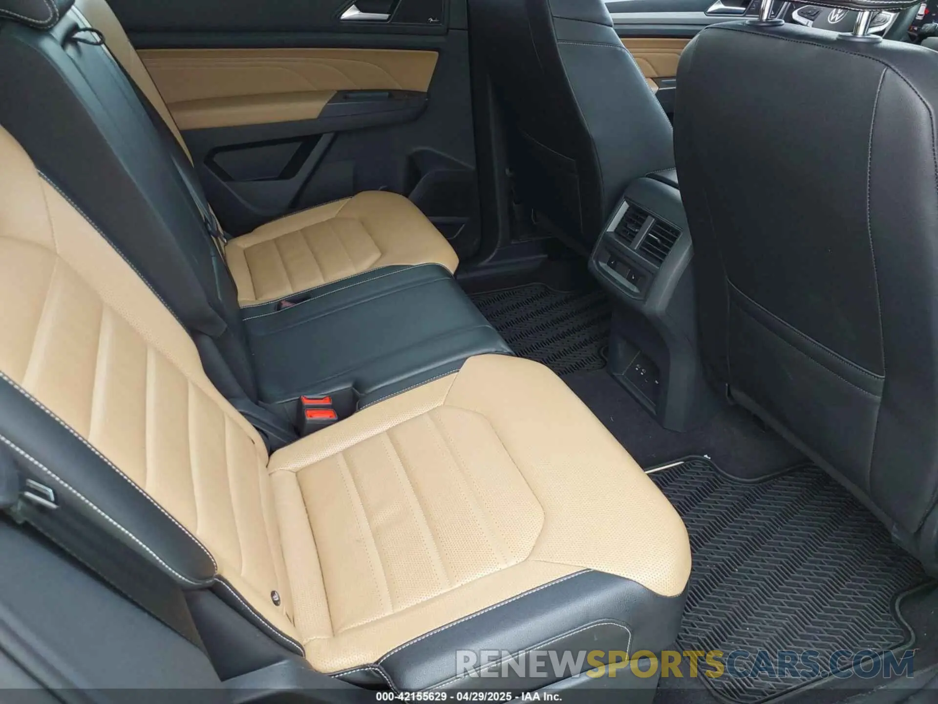 8 Photograph of a damaged car 1V2FE2CA8PC221736 VOLKSWAGEN ATLAS CROSS SPORT 2023