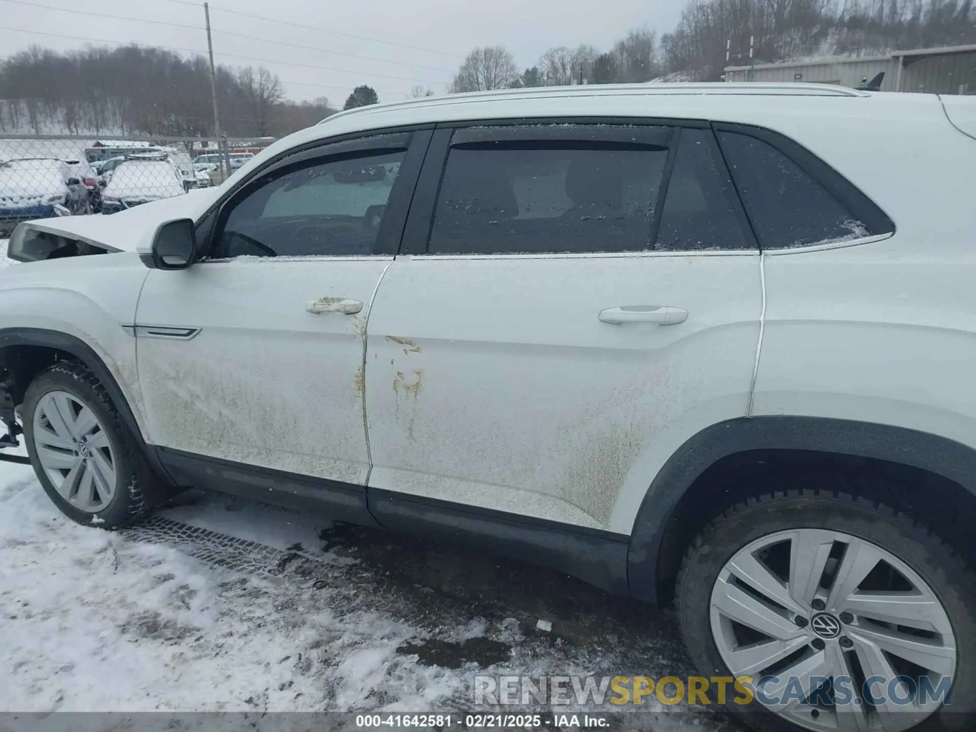 14 Photograph of a damaged car 1V2HC2CA3PC229077 VOLKSWAGEN ATLAS CROSS SPORT 2023