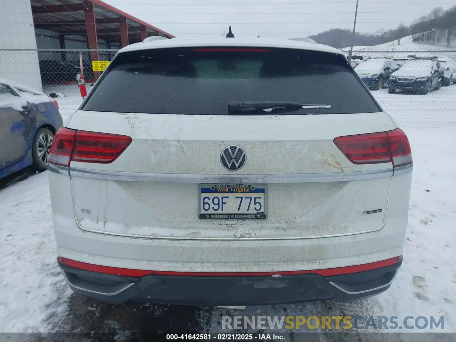 16 Photograph of a damaged car 1V2HC2CA3PC229077 VOLKSWAGEN ATLAS CROSS SPORT 2023