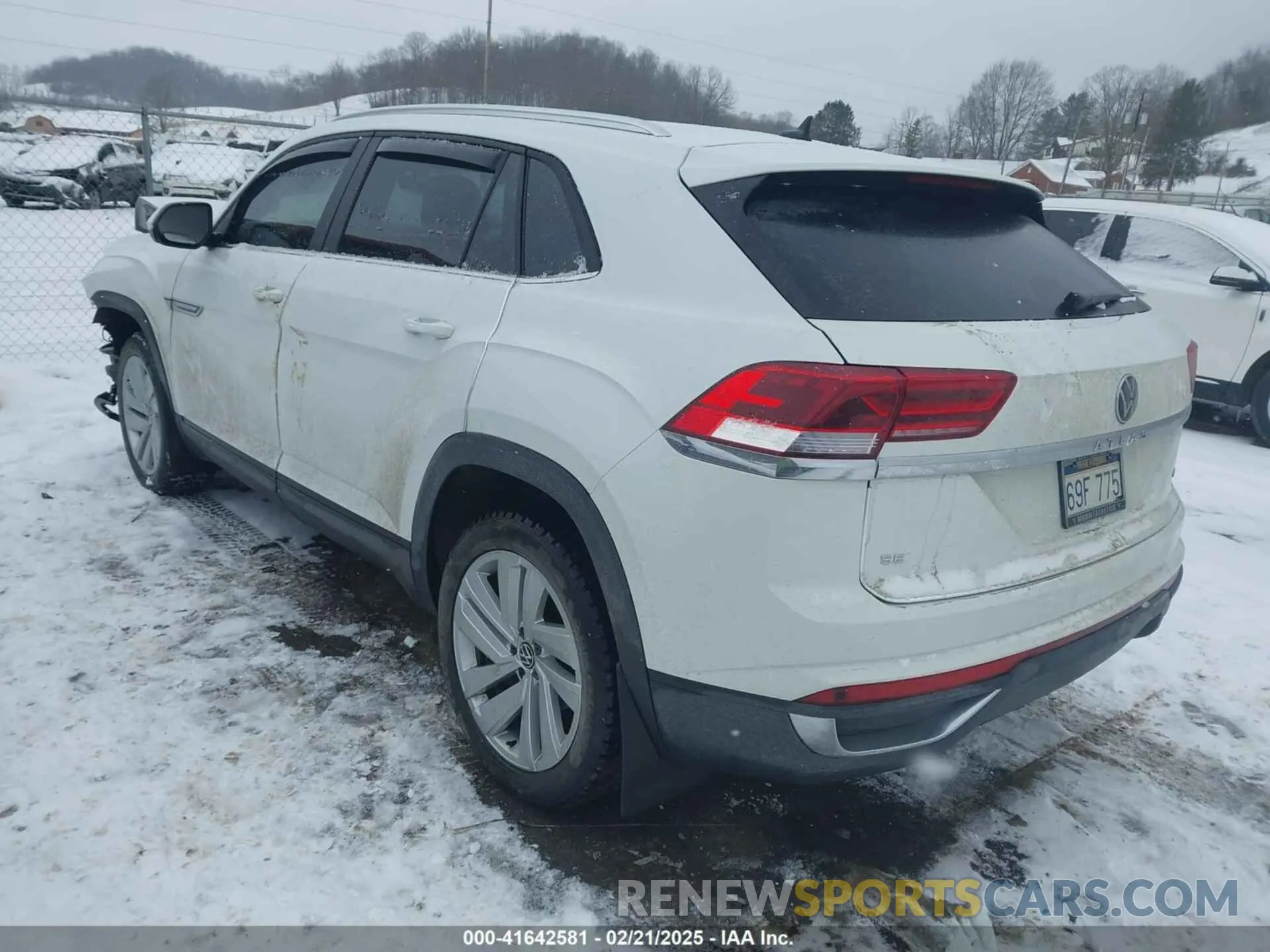 3 Photograph of a damaged car 1V2HC2CA3PC229077 VOLKSWAGEN ATLAS CROSS SPORT 2023