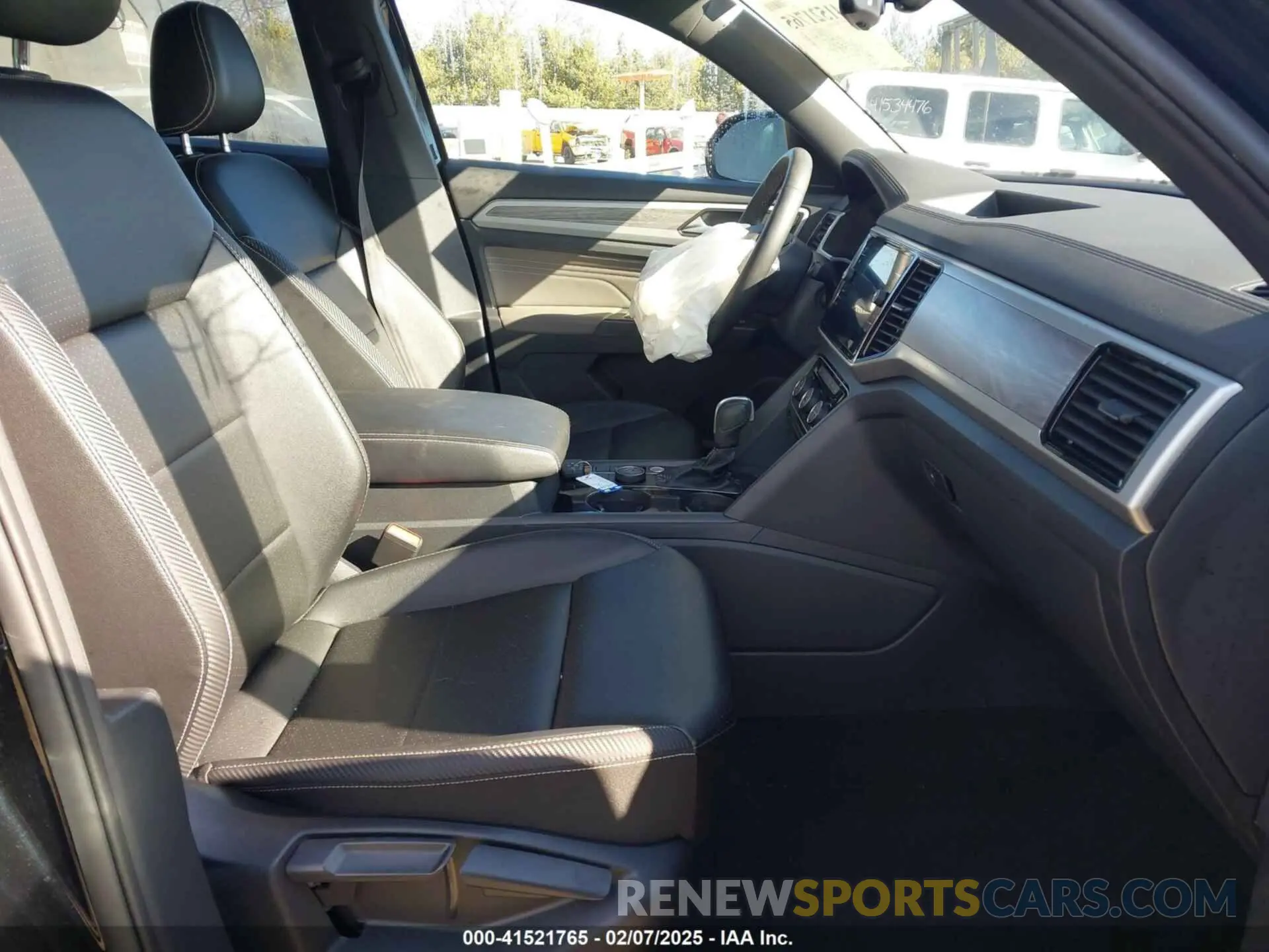 5 Photograph of a damaged car 1V2HC2CA9PC204815 VOLKSWAGEN ATLAS CROSS SPORT 2023