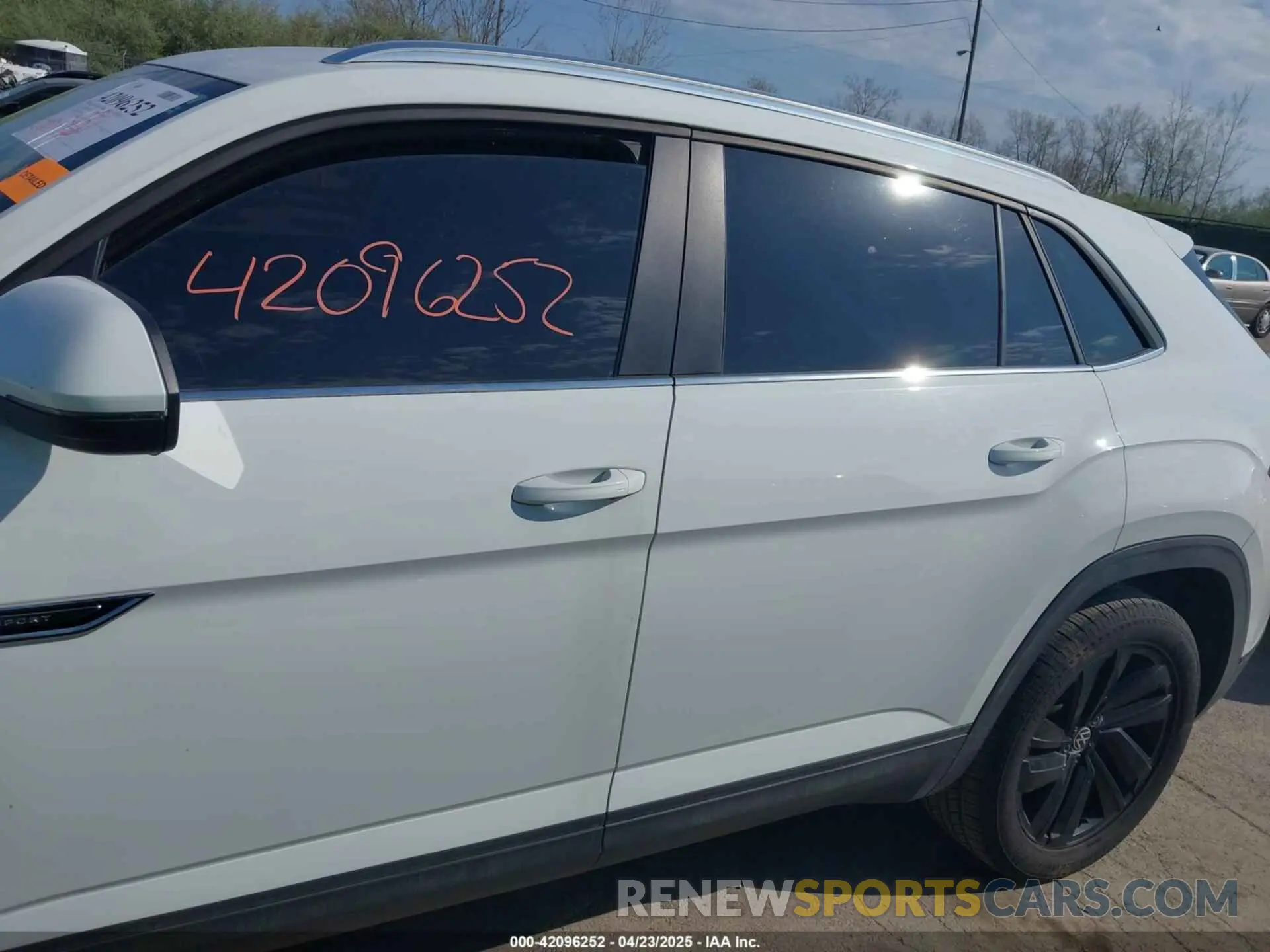 14 Photograph of a damaged car 1V2HE2CA4PC211486 VOLKSWAGEN ATLAS CROSS SPORT 2023