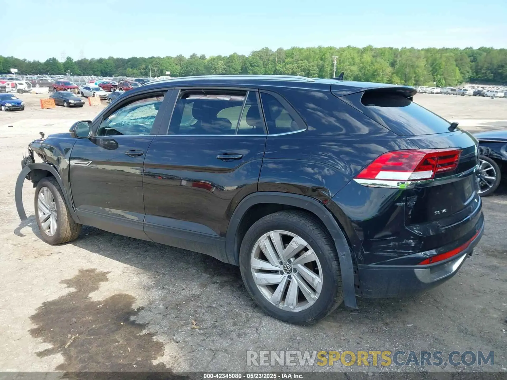 13 Photograph of a damaged car 1V2HE2CA8PC203505 VOLKSWAGEN ATLAS CROSS SPORT 2023