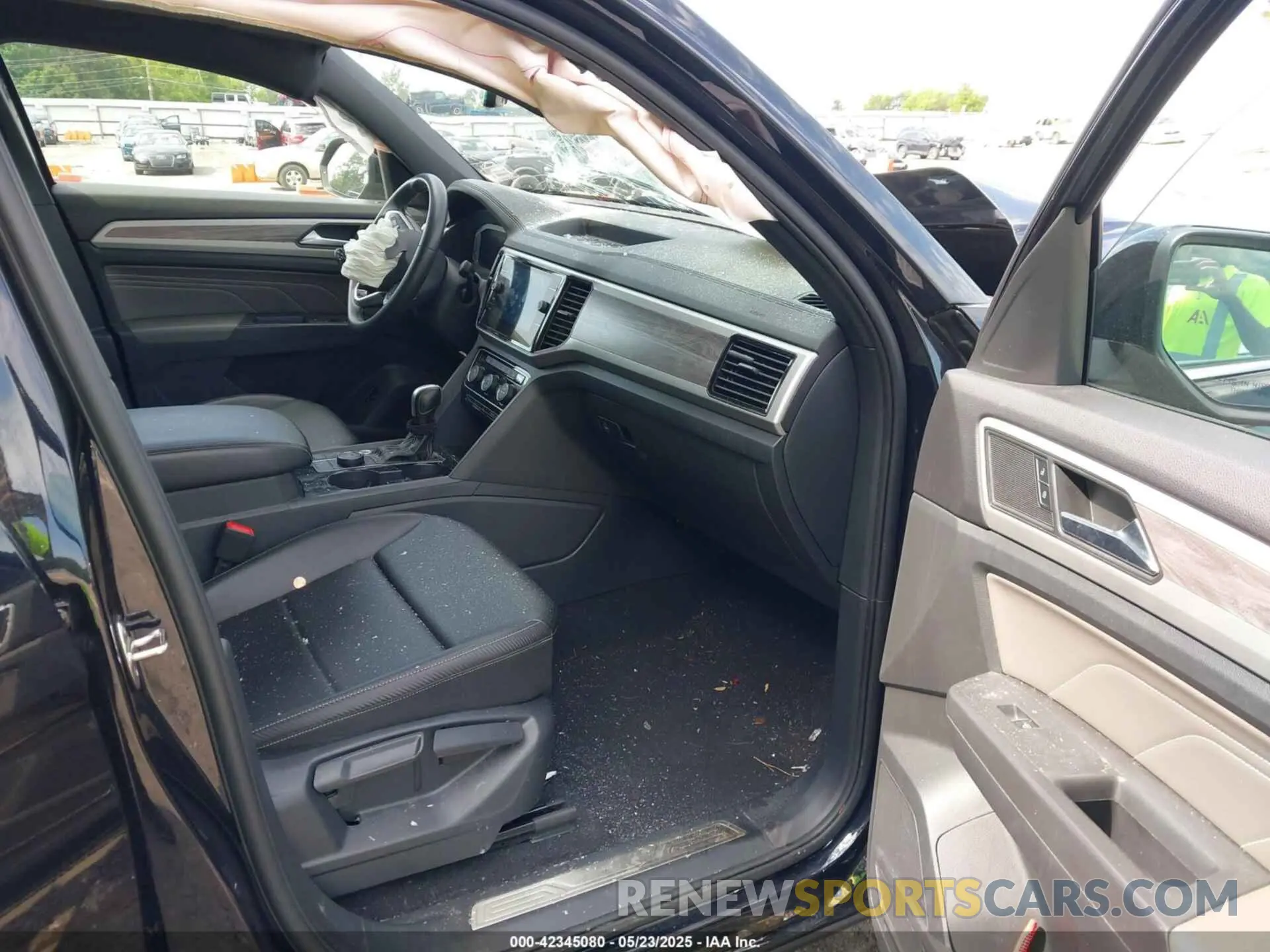 5 Photograph of a damaged car 1V2HE2CA8PC203505 VOLKSWAGEN ATLAS CROSS SPORT 2023