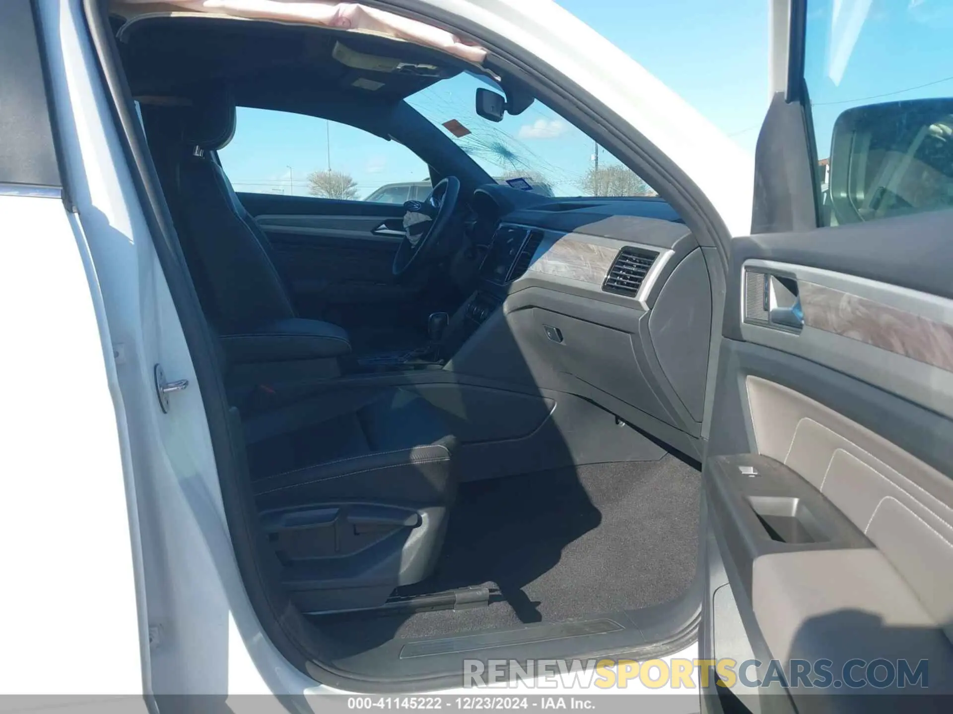 5 Photograph of a damaged car 1V2JE2CA1PC212645 VOLKSWAGEN ATLAS CROSS SPORT 2023