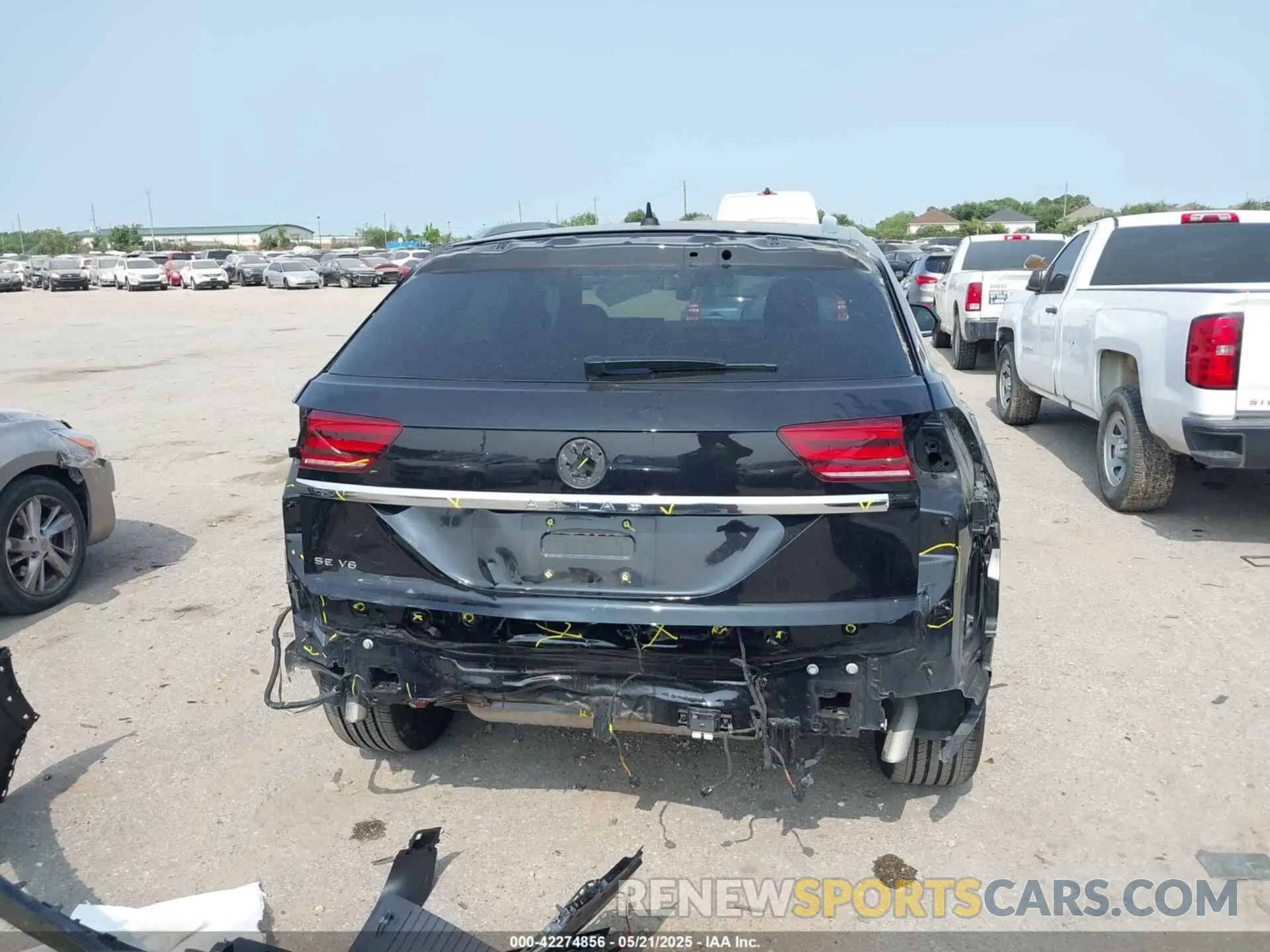 17 Photograph of a damaged car 1V2JE2CA6PC201320 VOLKSWAGEN ATLAS CROSS SPORT 2023