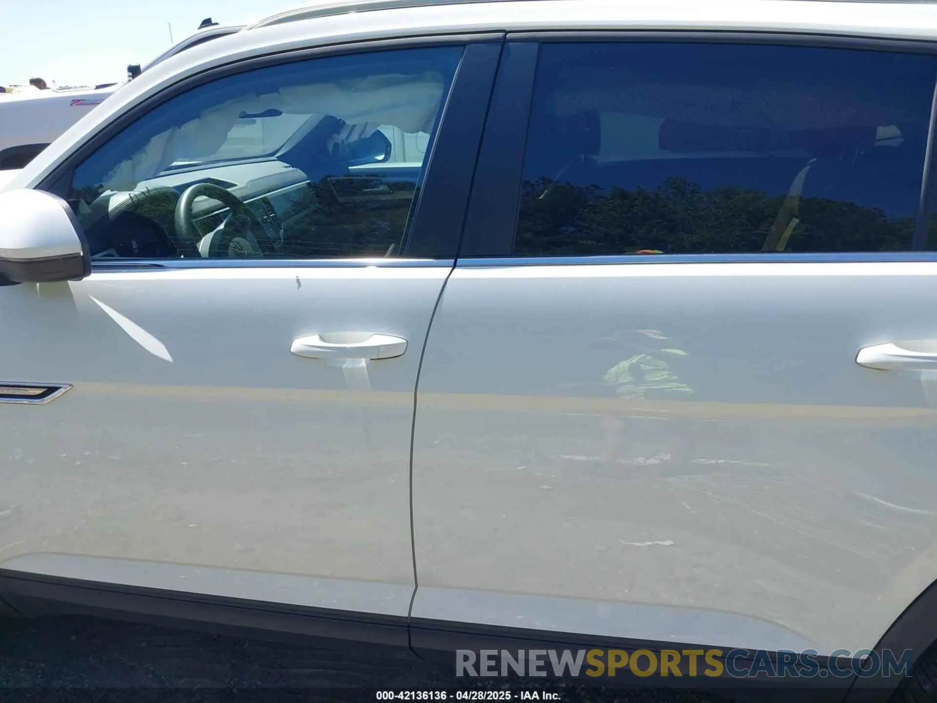 14 Photograph of a damaged car 1V2KC2CA2PC220778 VOLKSWAGEN ATLAS CROSS SPORT 2023