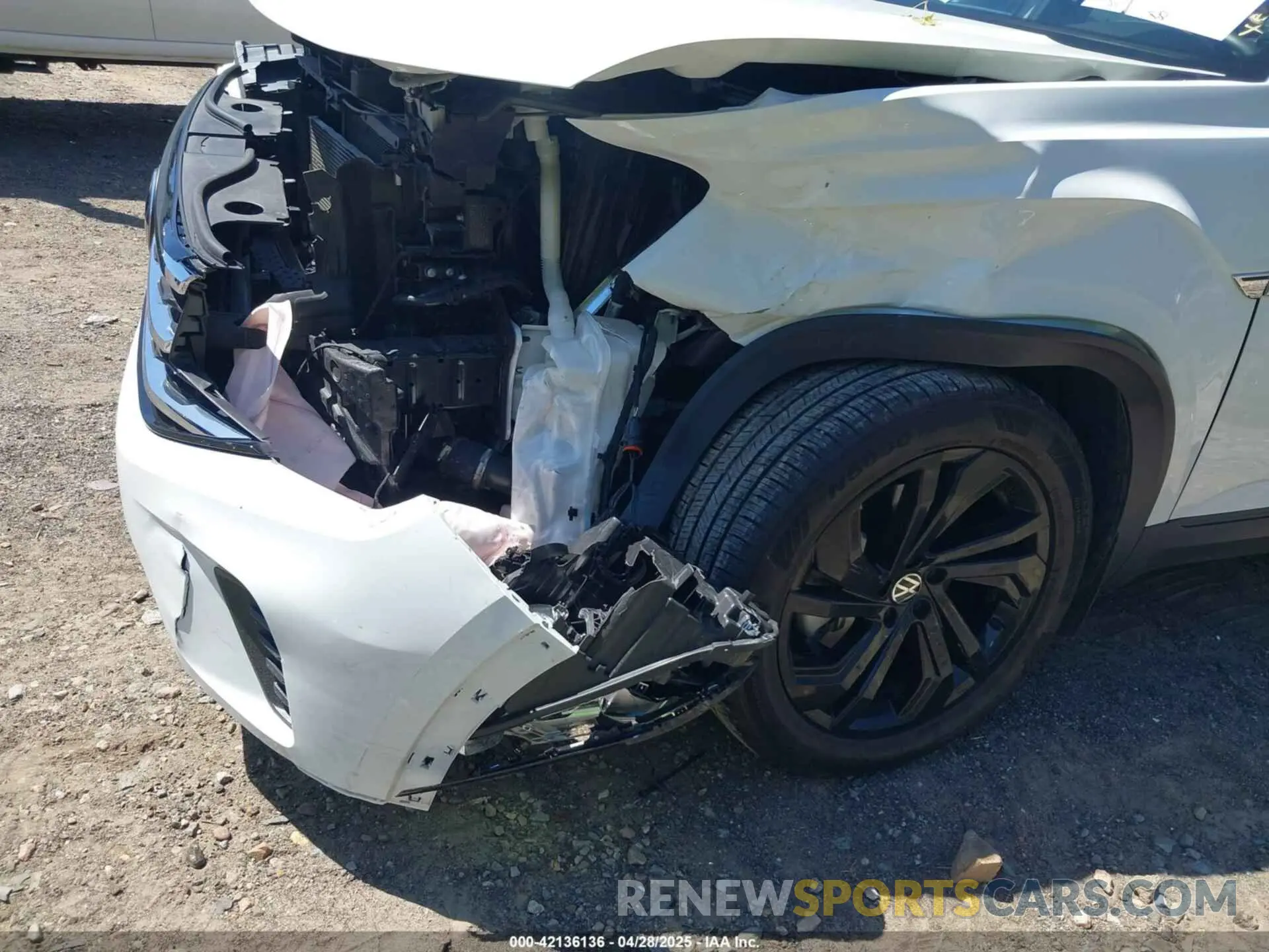 19 Photograph of a damaged car 1V2KC2CA2PC220778 VOLKSWAGEN ATLAS CROSS SPORT 2023