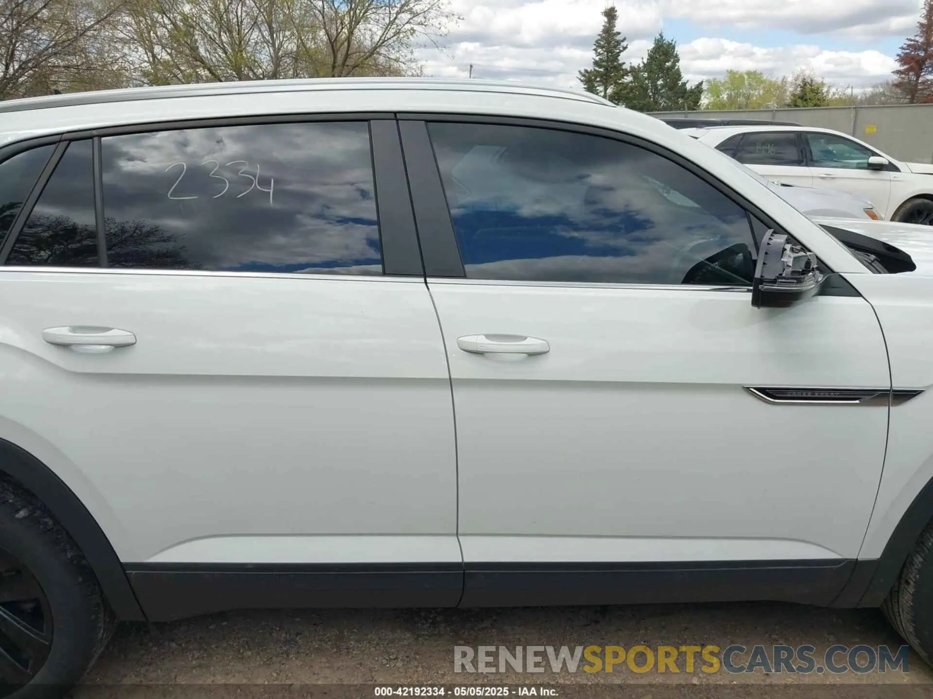 14 Photograph of a damaged car 1V2KC2CA5PC214764 VOLKSWAGEN ATLAS CROSS SPORT 2023