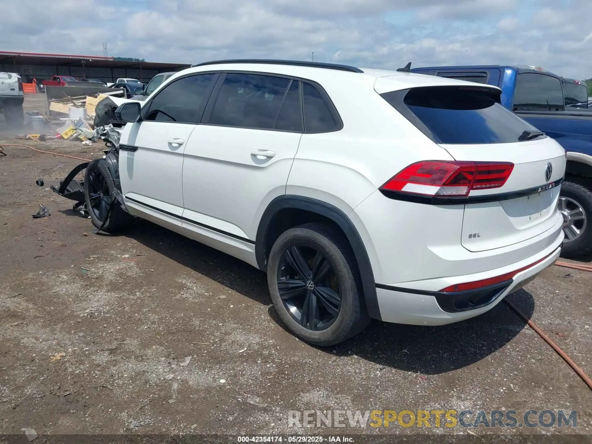 3 Photograph of a damaged car 1V2SC2CA1PC222828 VOLKSWAGEN ATLAS CROSS SPORT 2023